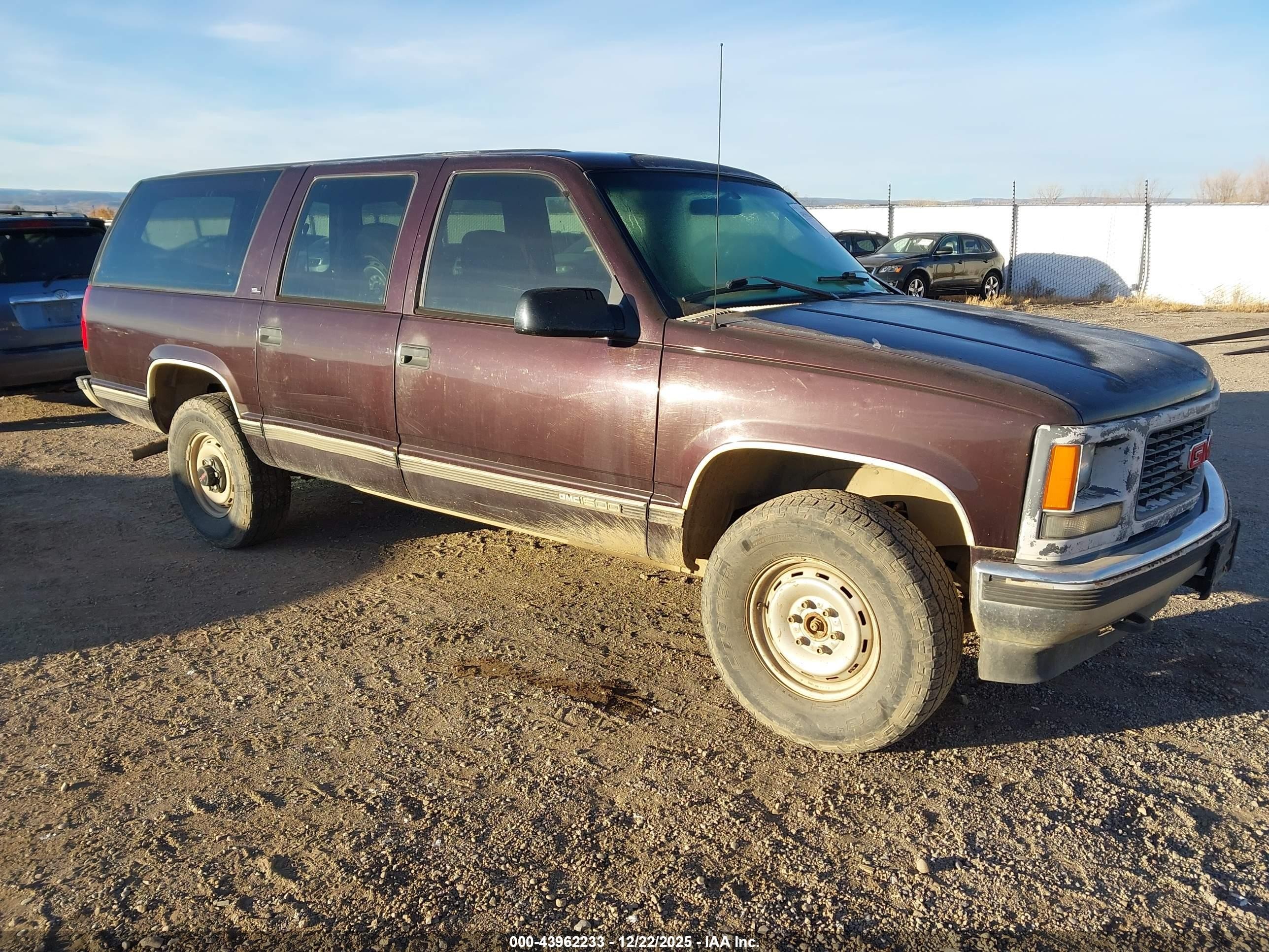 1996 GMC Suburban, VIN 3GKFK16R0TG519330 — Mechanical