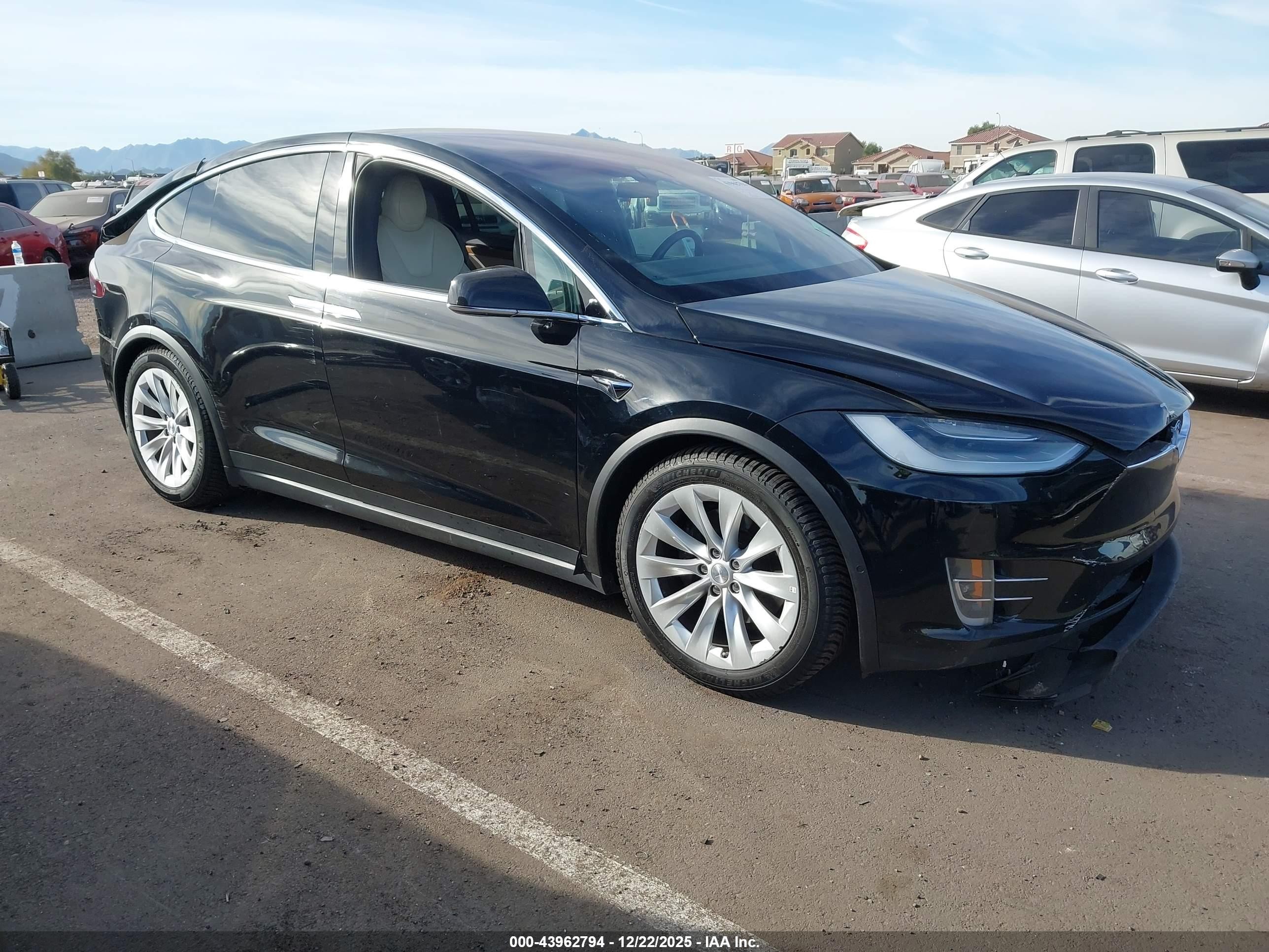 2021 Tesla Model X Long Range Plus, VIN 5YJXCBE20MF320552 — Rear end