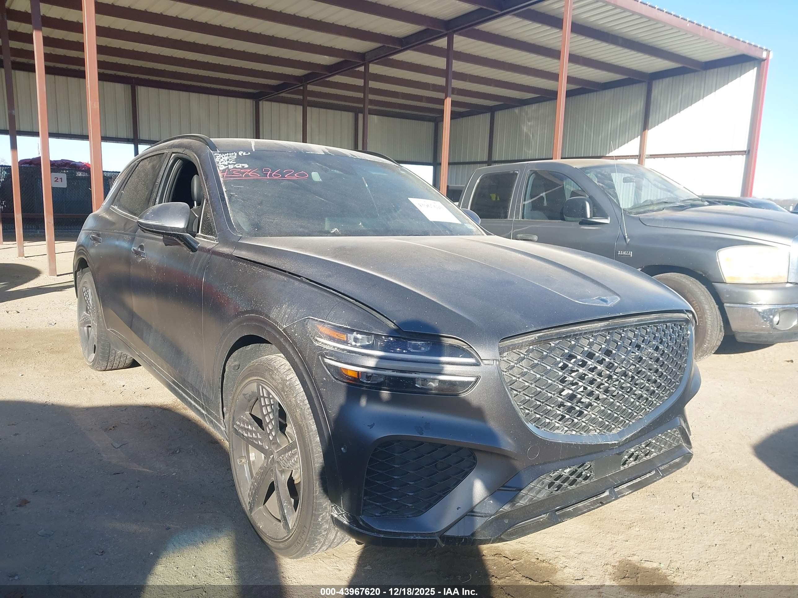 2022 Genesis GV70 2.5T, VIN KMUMADTB8NU058681 — Side