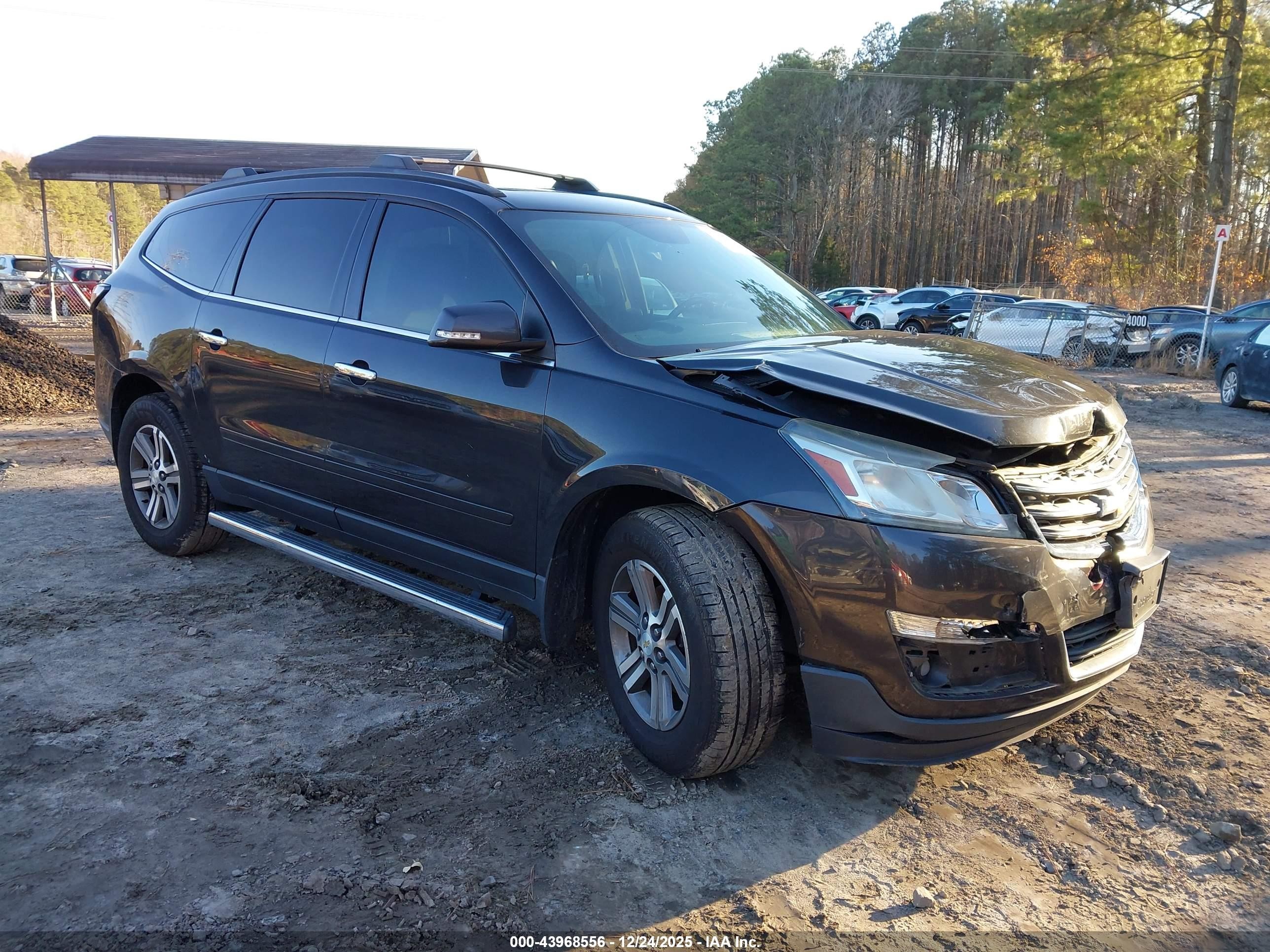 2017 Chevrolet Traverse LT, VIN 1GNKVHKD9HJ300738 — Front end