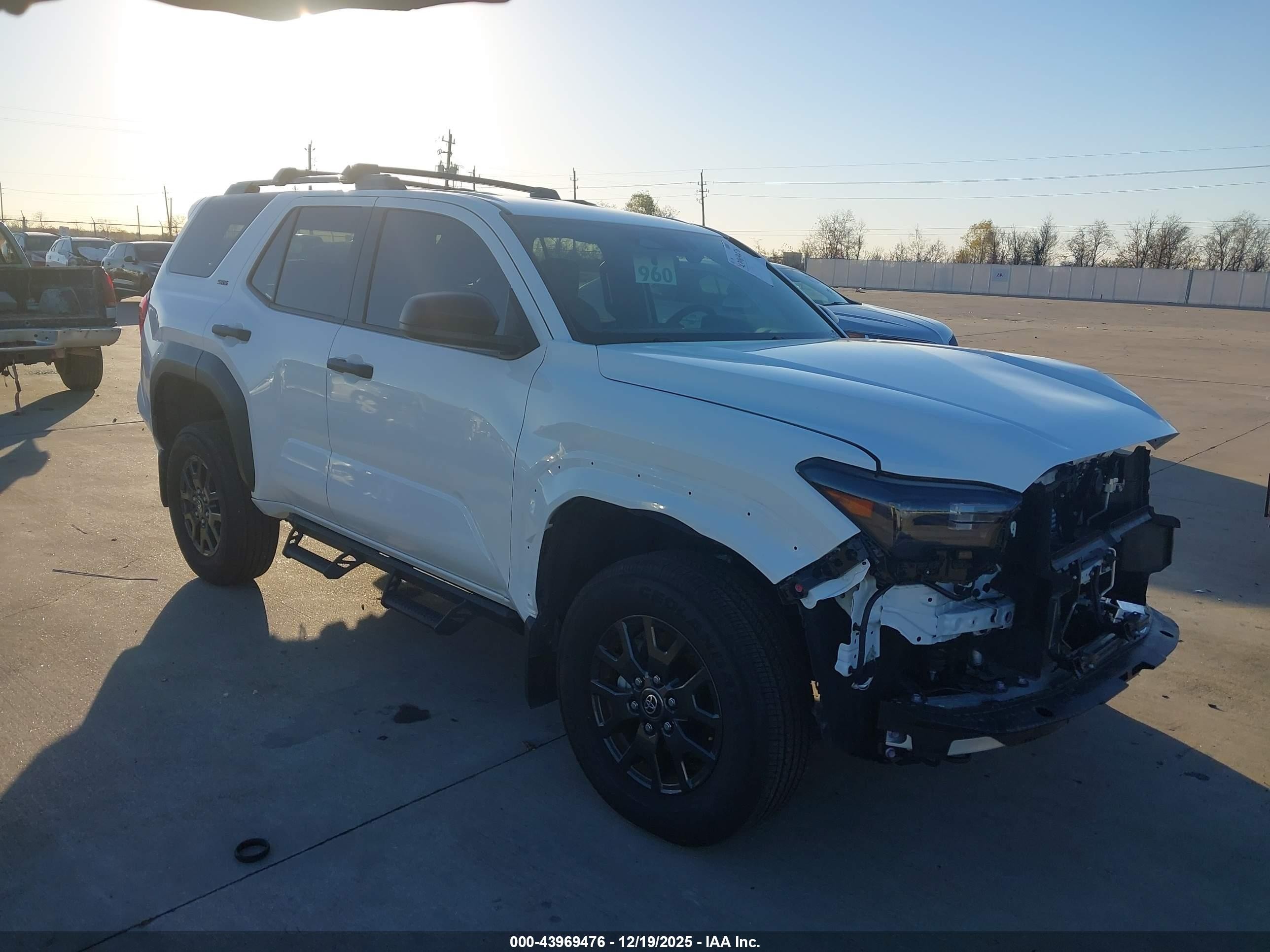 2025 Toyota 4Runner TRD Sport Premium, VIN JTEVA5BR7S5010828 — Front end
