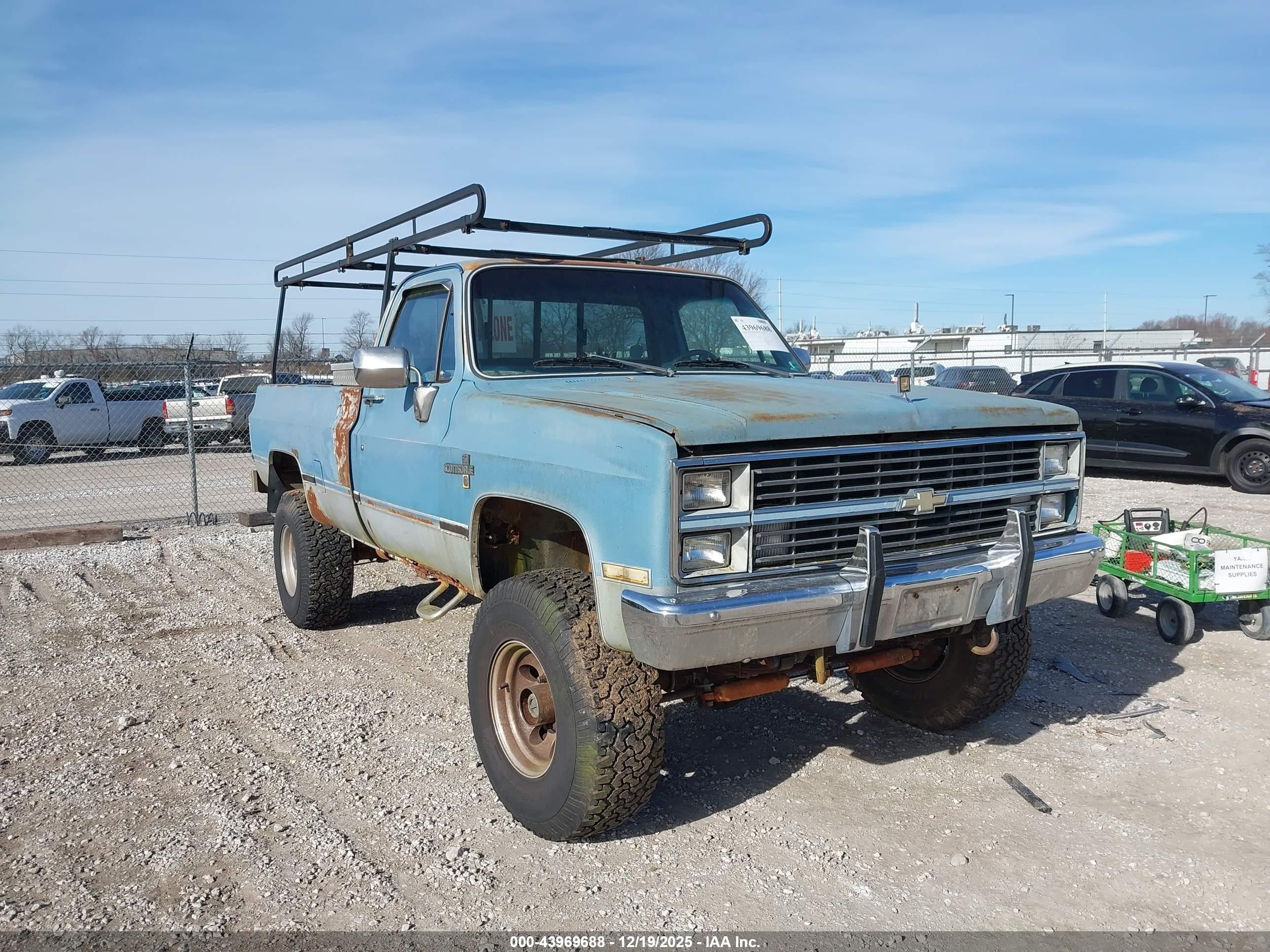 1984 Chevrolet Silverado 2500, VIN 1GCGK24J4ES122363 — Side