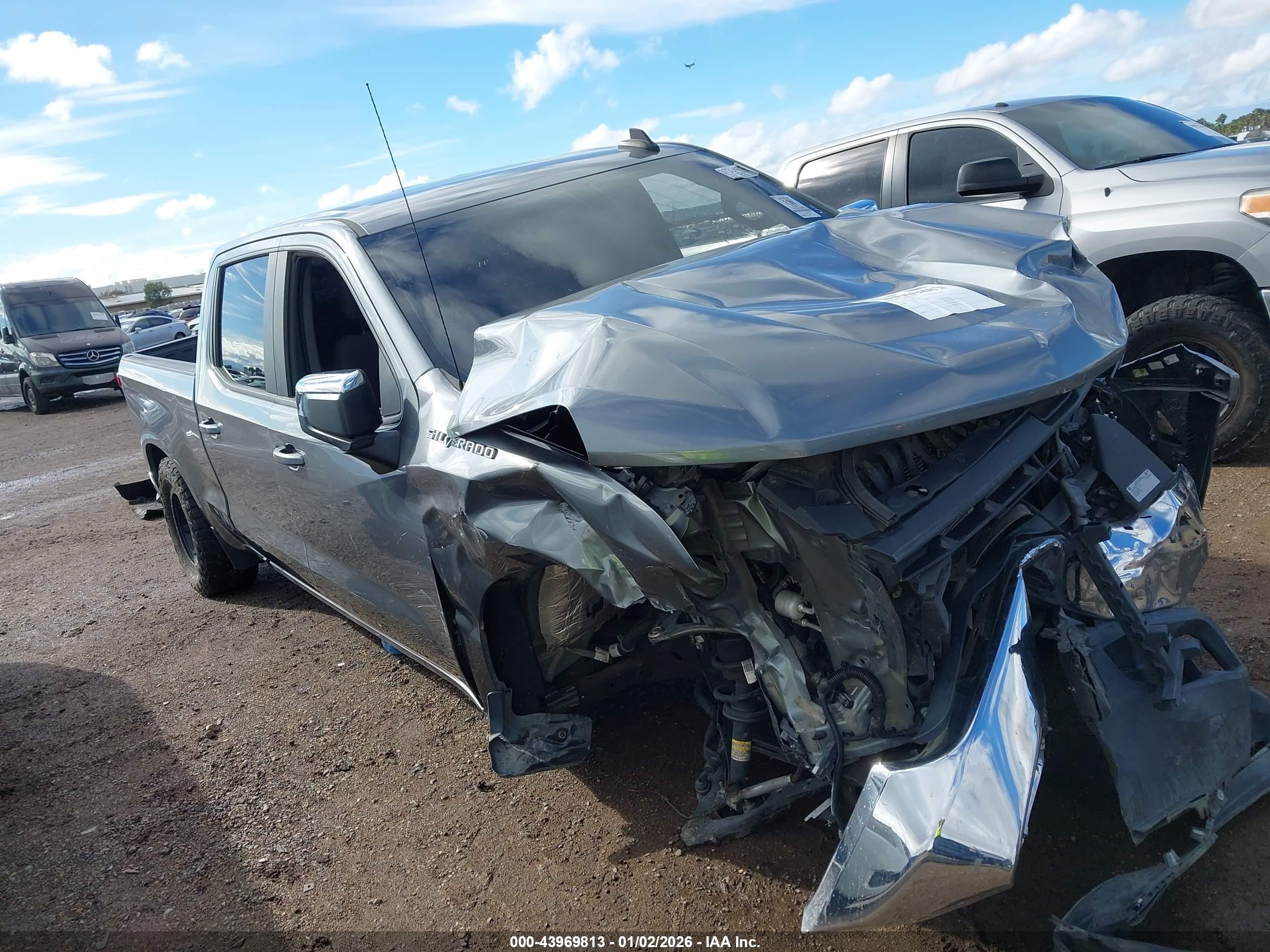 2021 Chevrolet Silverado 1500 LT, VIN 3GCPWCED8MG103579 — Auction photo