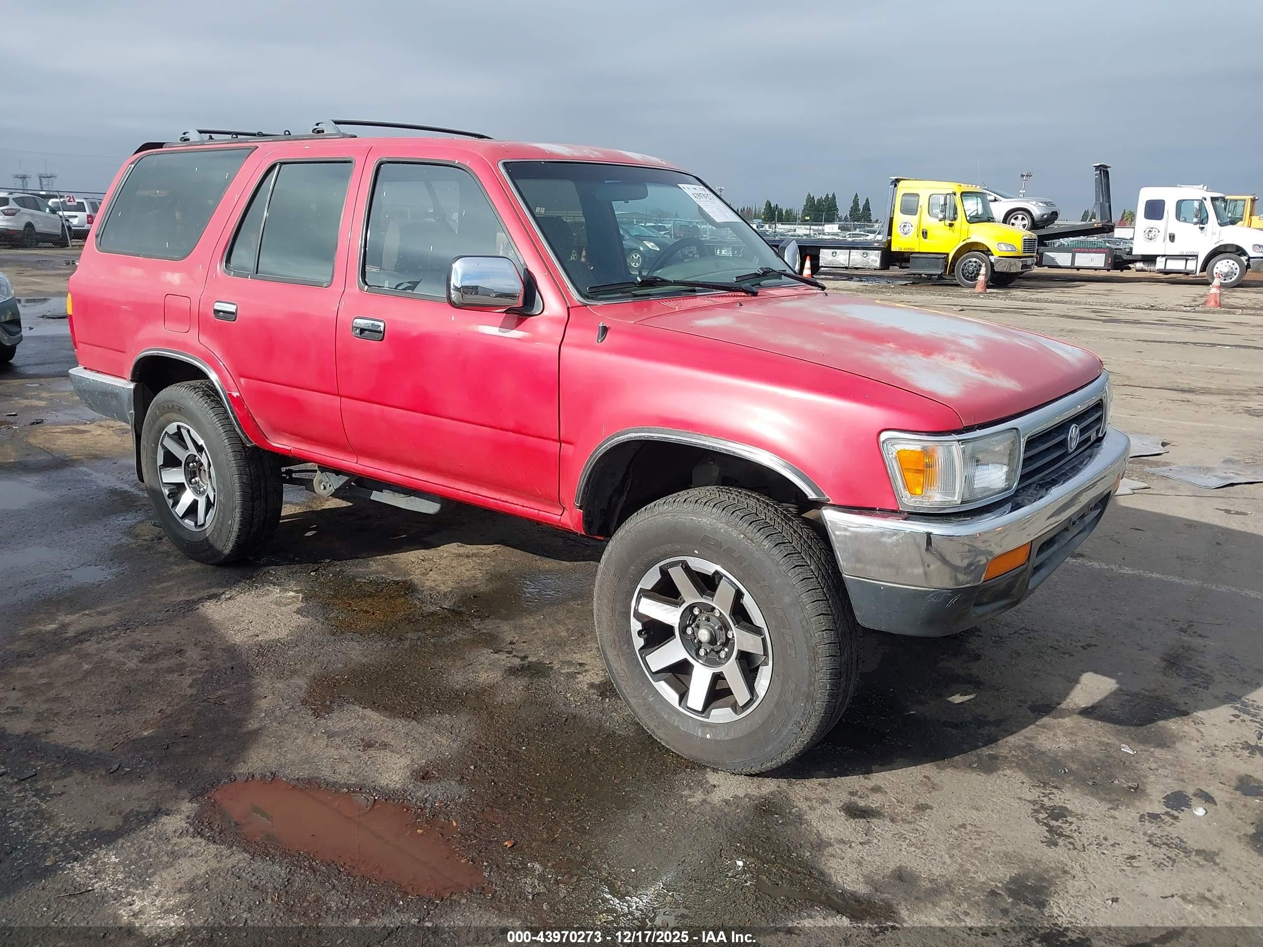 1993 Toyota 4Runner, VIN JT3VN39W8P0109708 — Front end