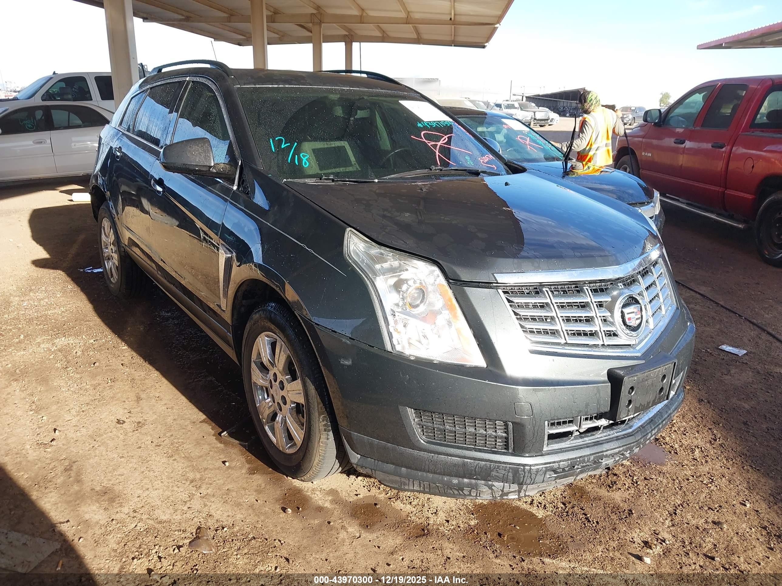 2016 Cadillac SRX, VIN 3GYFNAE34GS520574 — Normal wear