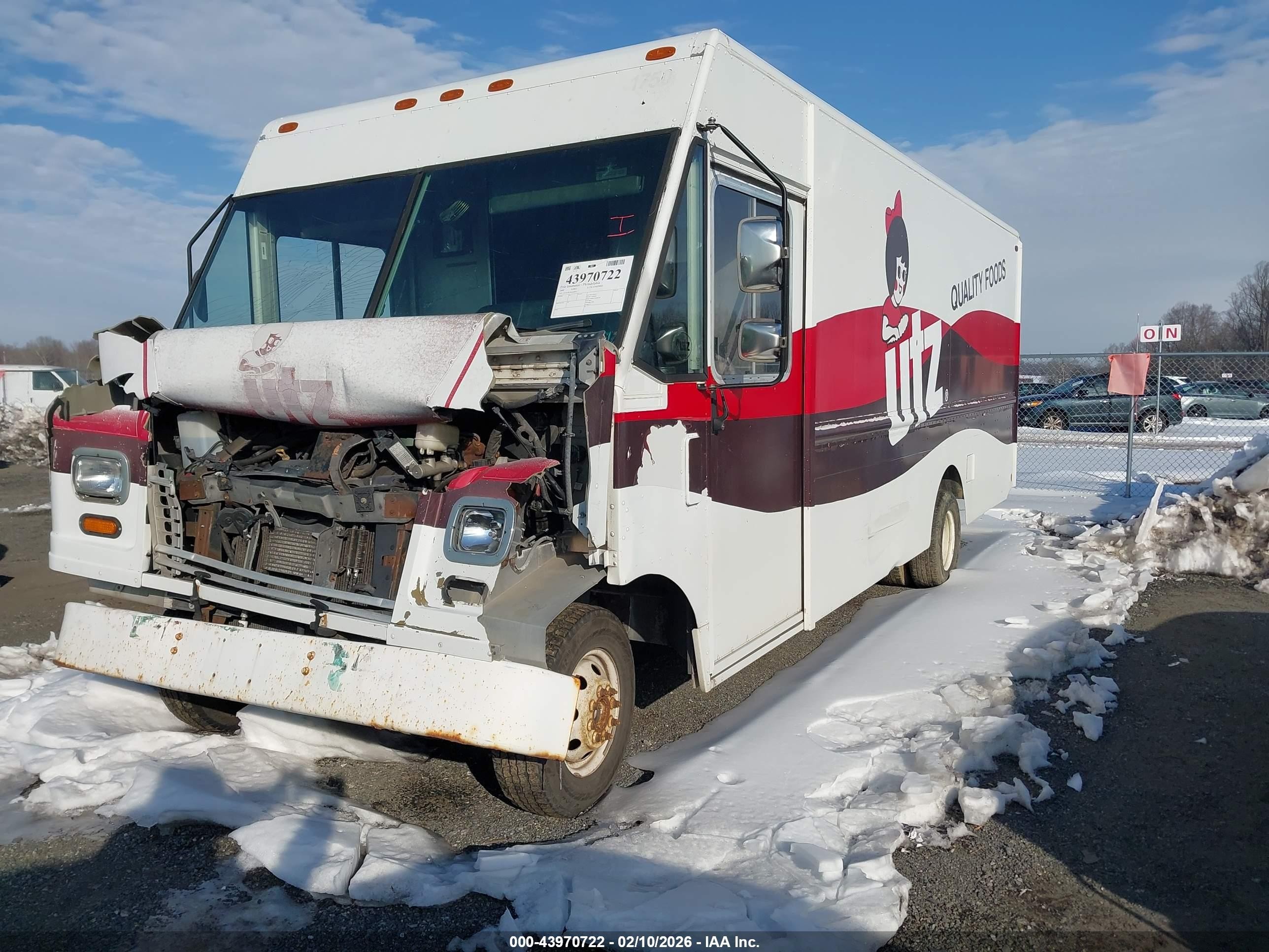 2008 Ford E-350, VIN 1FCJE39L58DA90111 — Front end