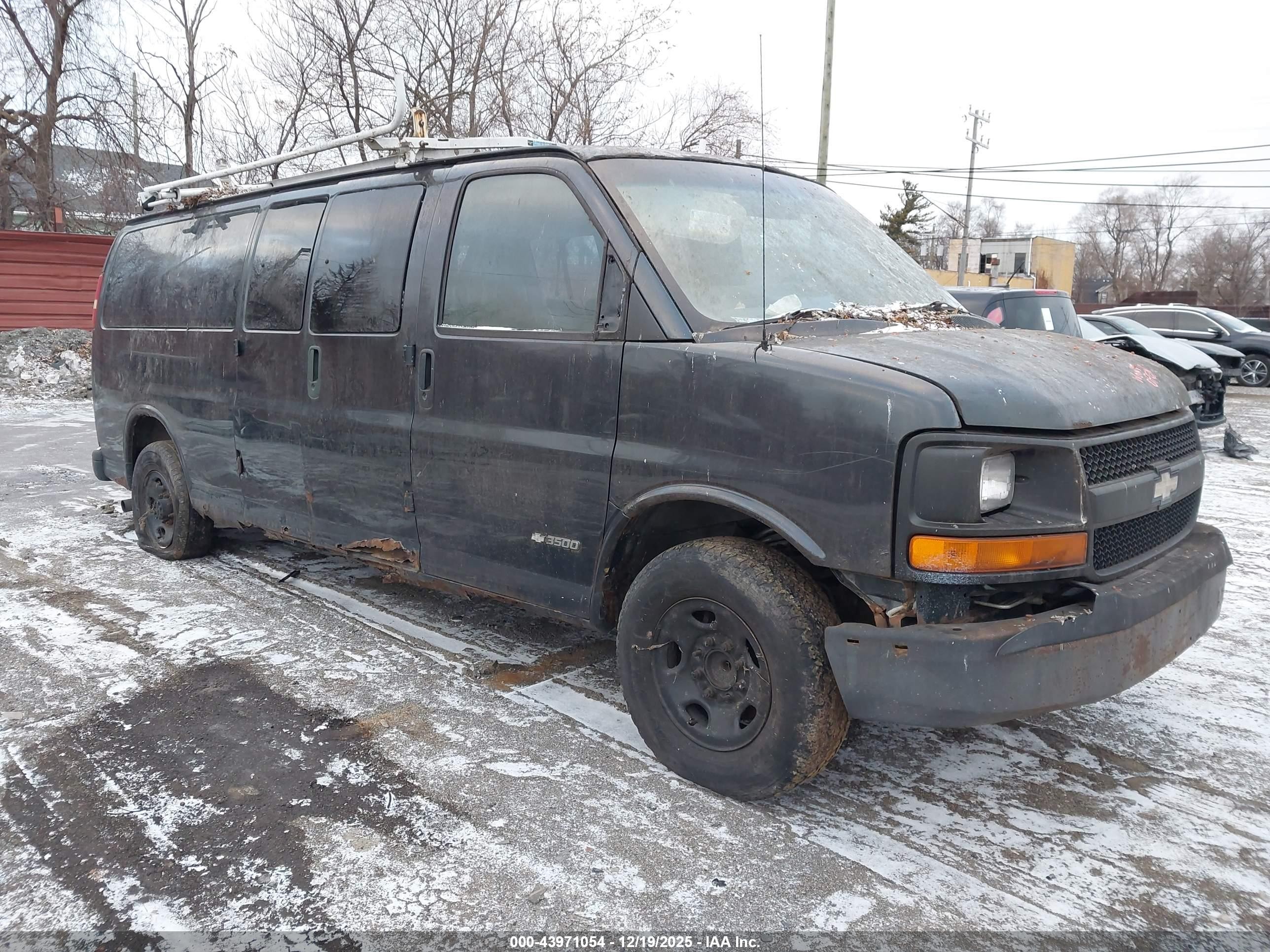 2004 Chevrolet Express Passenger, VIN 1GAHG39U241174327 — All over
