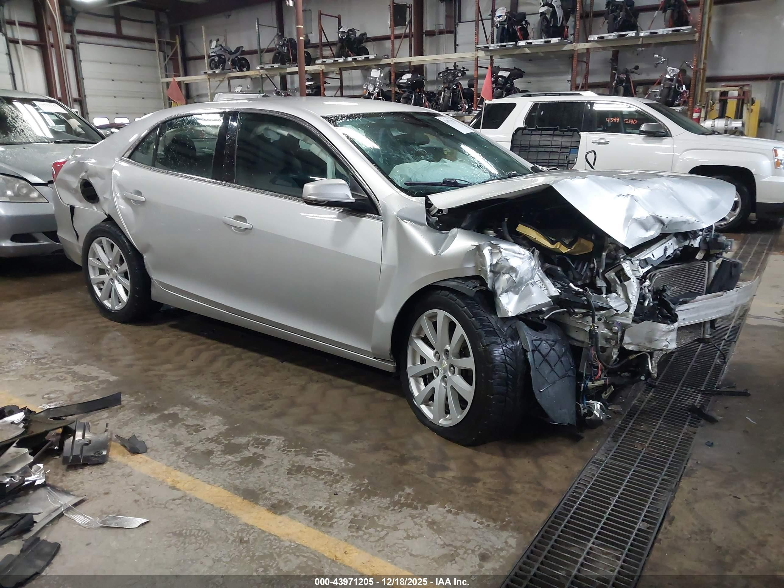 2015 Chevrolet Malibu LT, VIN 1G11D5SL3FF129393 — Front end