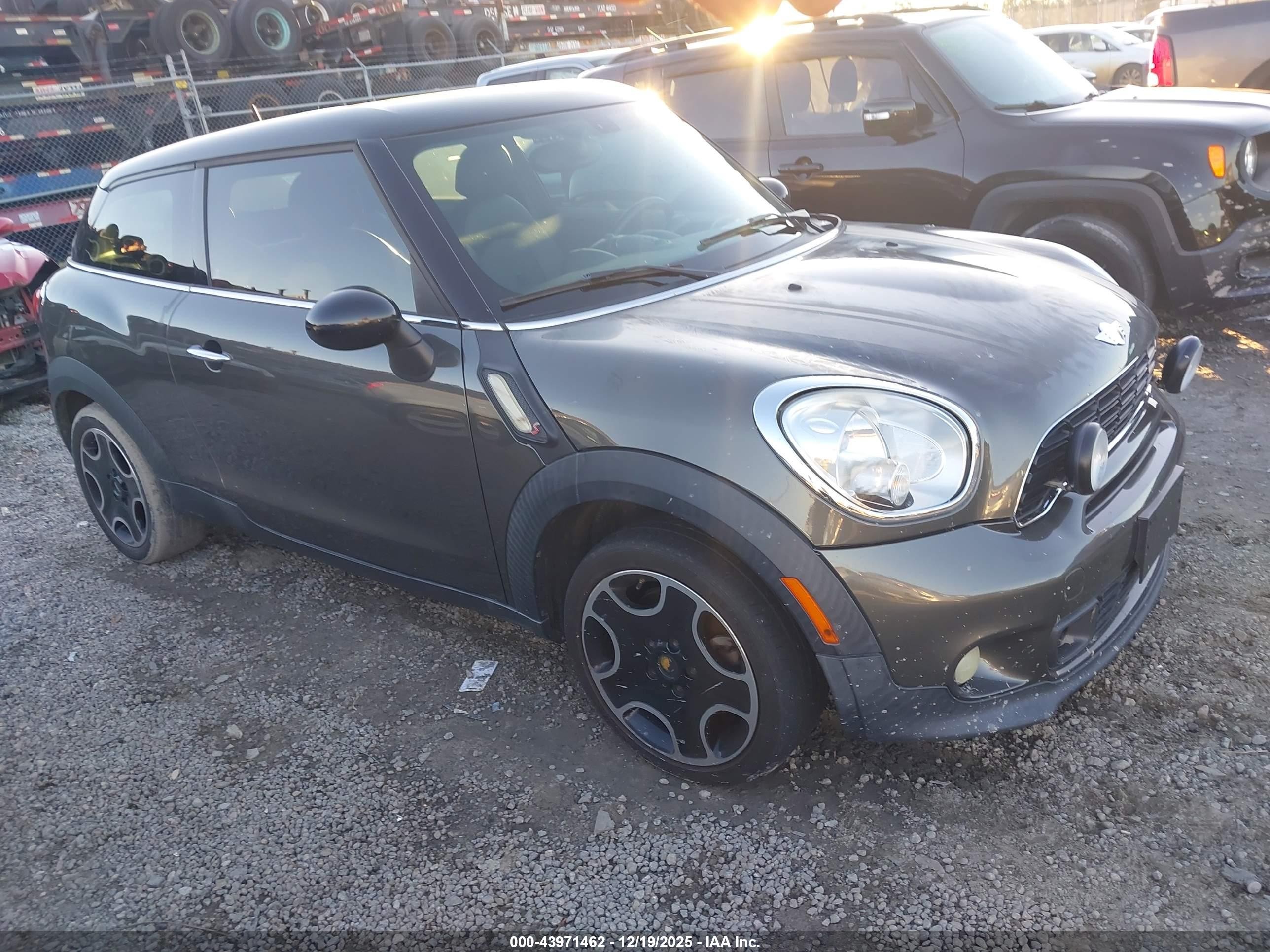 2014 MINI Paceman S, VIN WMWSS5C51EWN67262 — Rear end