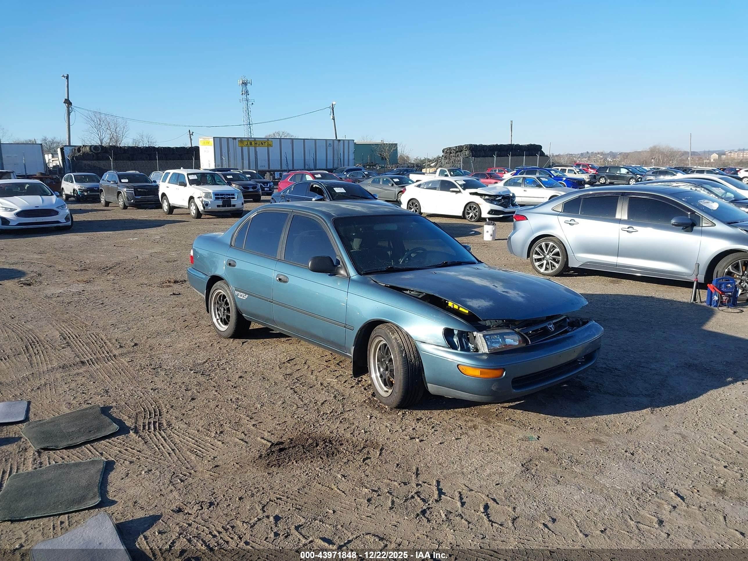 1995 Toyota Corolla DX, VIN 2T1AE09B3SC138196 — Front end
