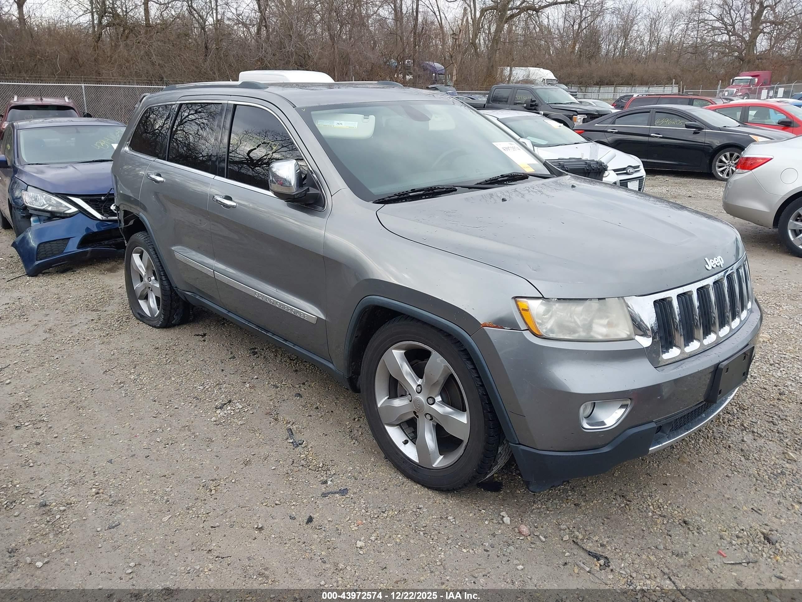 2013 Jeep Grand Cherokee Limited, VIN 1C4RJFBGXDC552966 — Rear end
