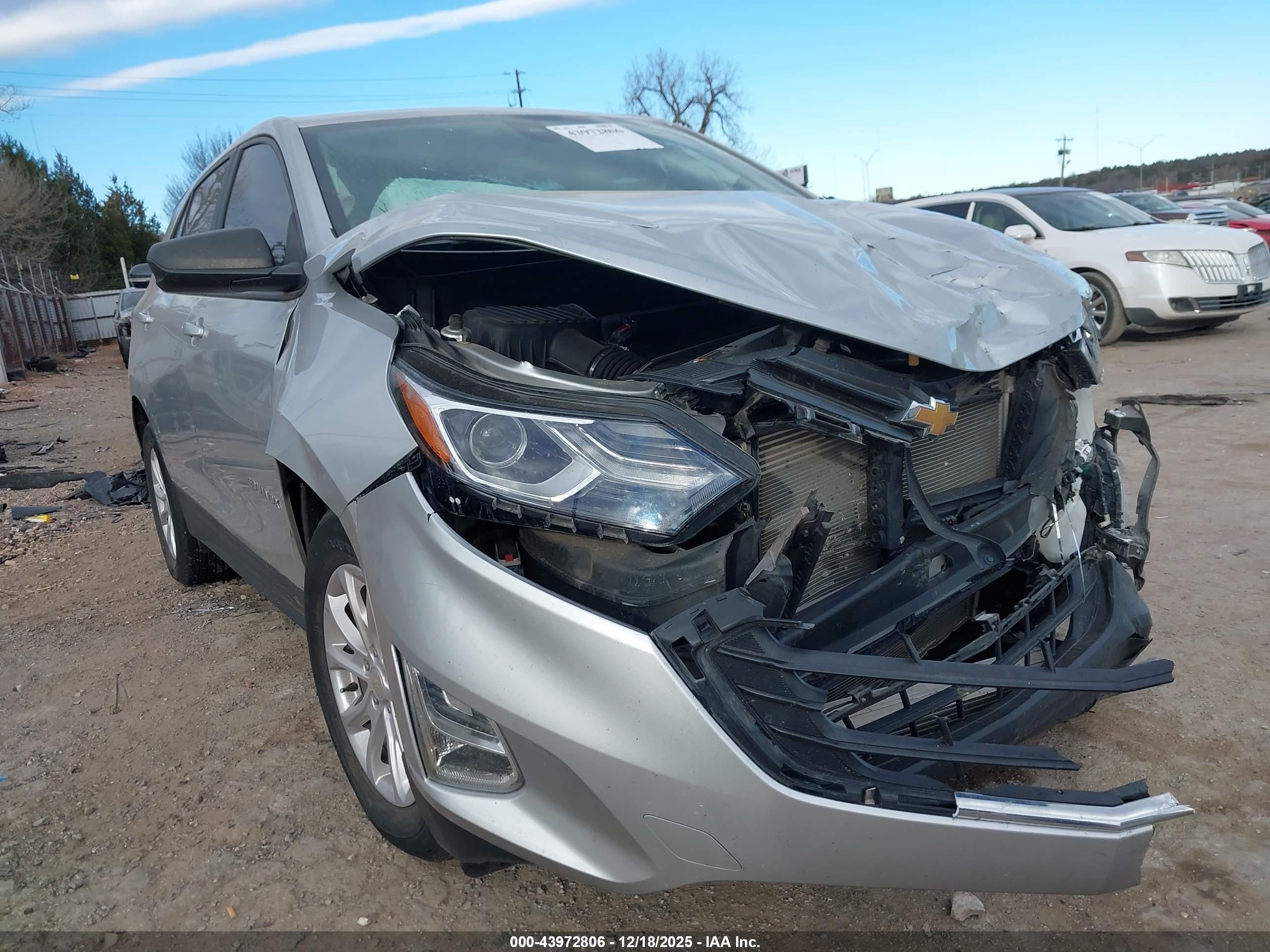 2021 Chevrolet Equinox LS, VIN 3GNAXHEV8MS114255 — Перед