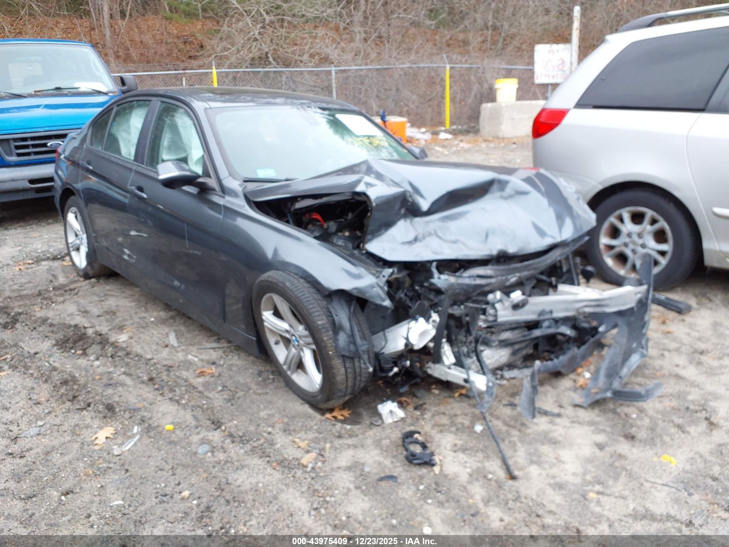 2013 BMW 3 Series 328i xDrive, VIN WBA3B5G52DNS05685 — Front end