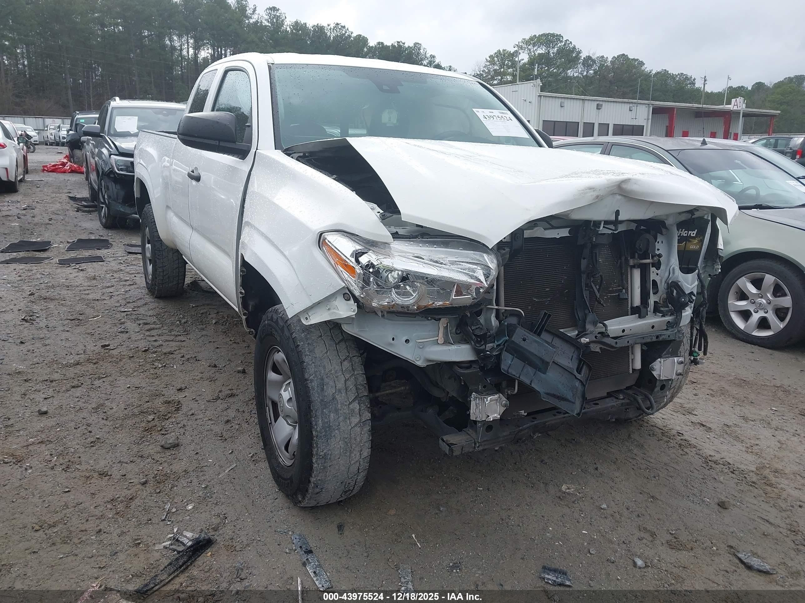 2021 Toyota Tacoma SR, VIN 3TYRX5GN3MT015293 — Front end