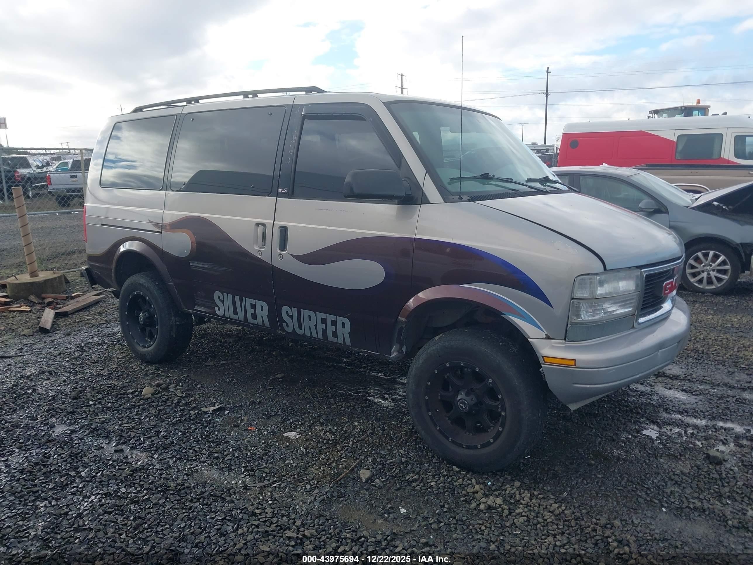 1998 GMC Safari, VIN 1GKEL19W4WB520052 — Normal wear