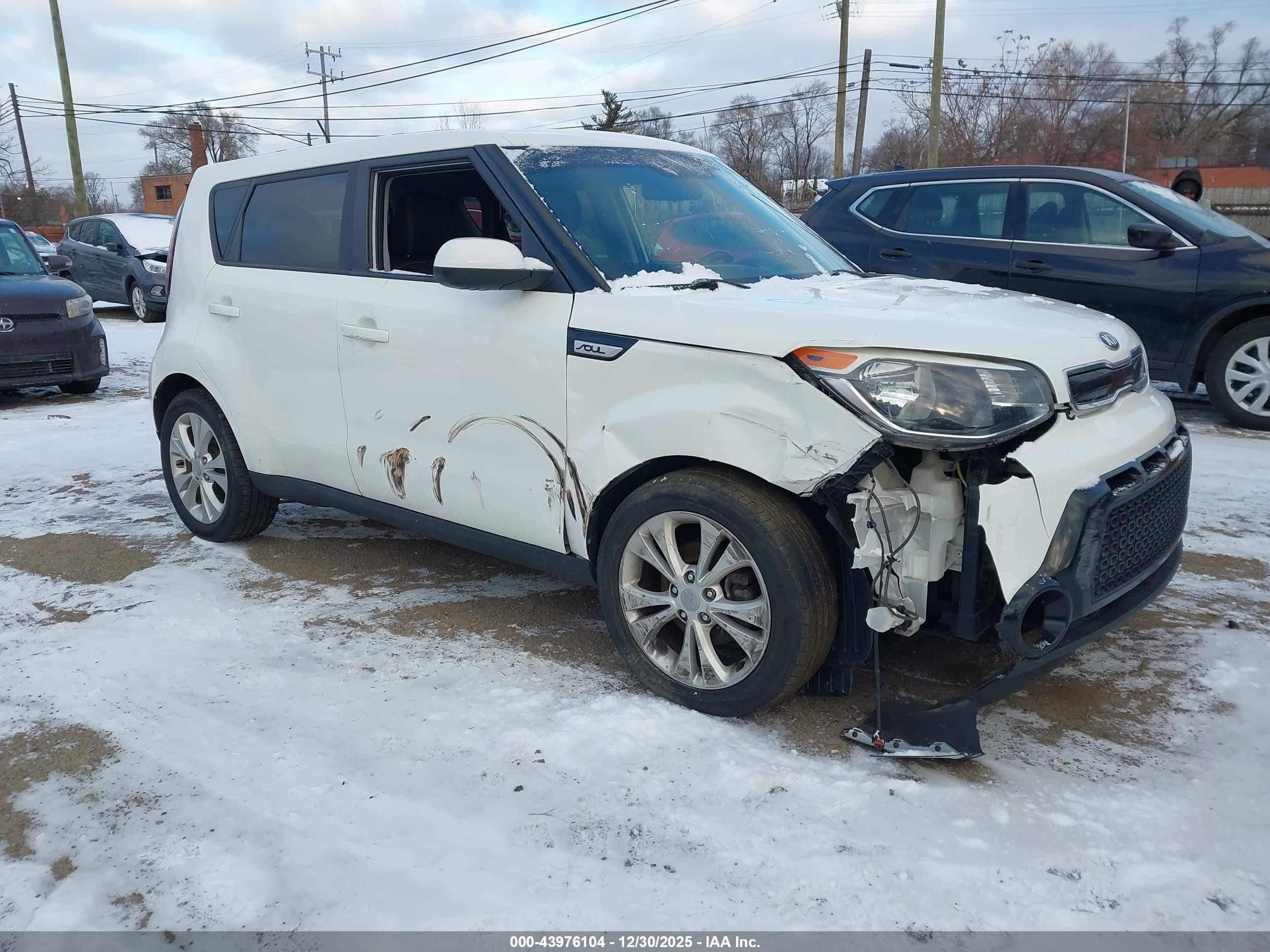 2016 Kia Soul +, VIN KNDJP3A51G7293713 — Side