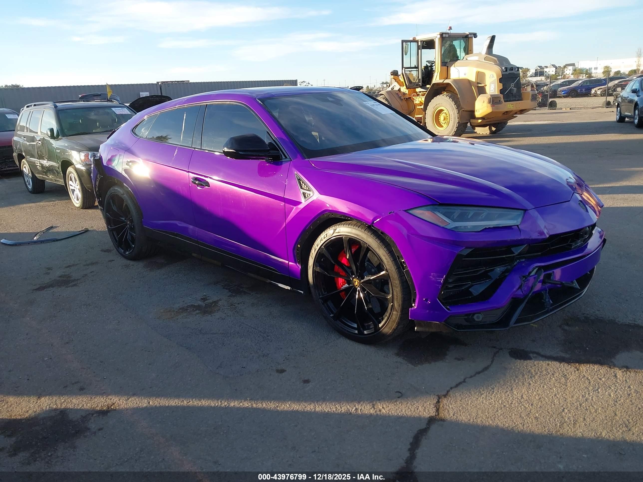 2021 Lamborghini Urus, VIN ZPBUA1ZL8MLA13335 — Rear end