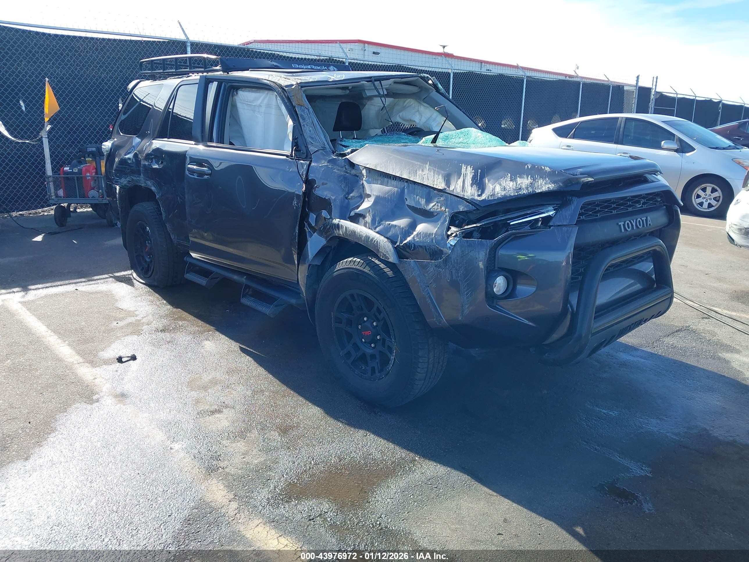 2018 Toyota 4Runner SR5 Premium, VIN JTEBU5JR3J5580254 — Rollover