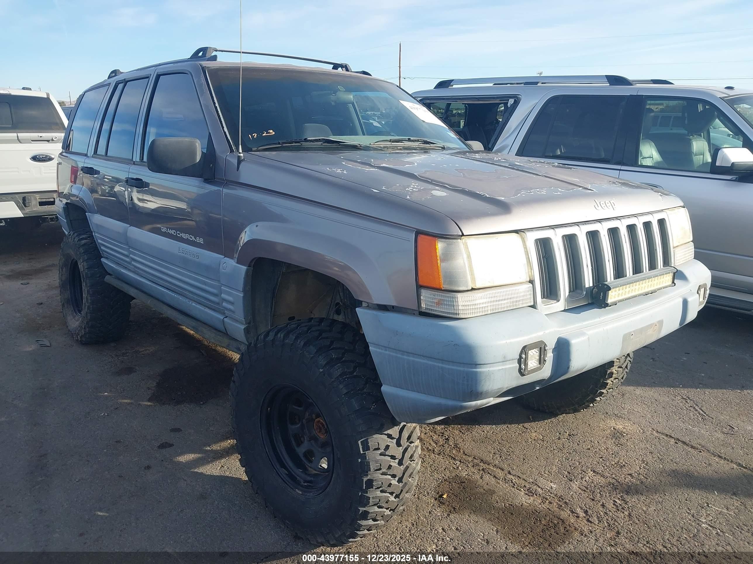 1996 Jeep Grand Cherokee, VIN 1J4EZ58S4TC131041 — Rear end