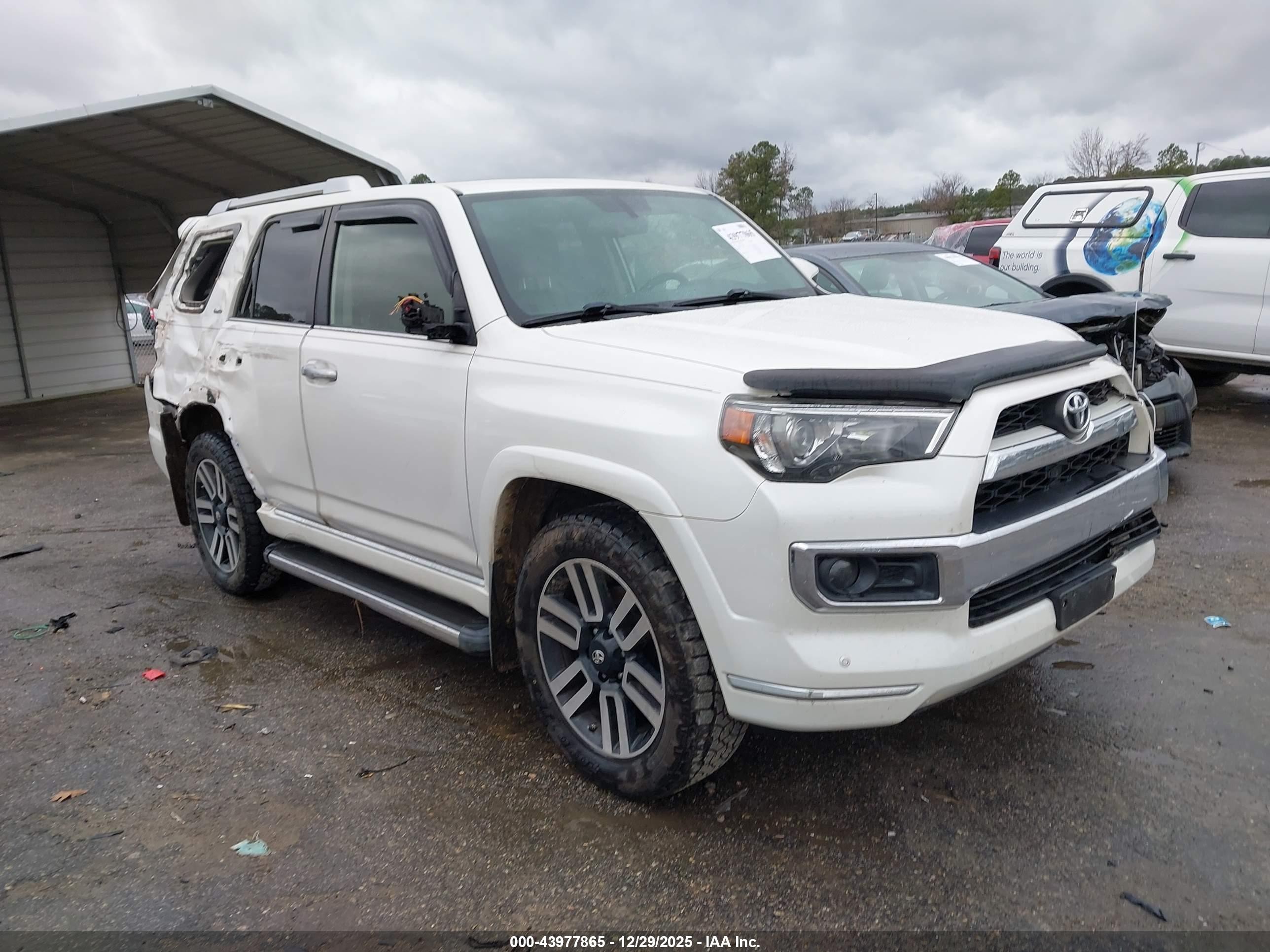 2018 Toyota 4Runner TRD Off Road, VIN JTEBU5JR4J5488179 — Side