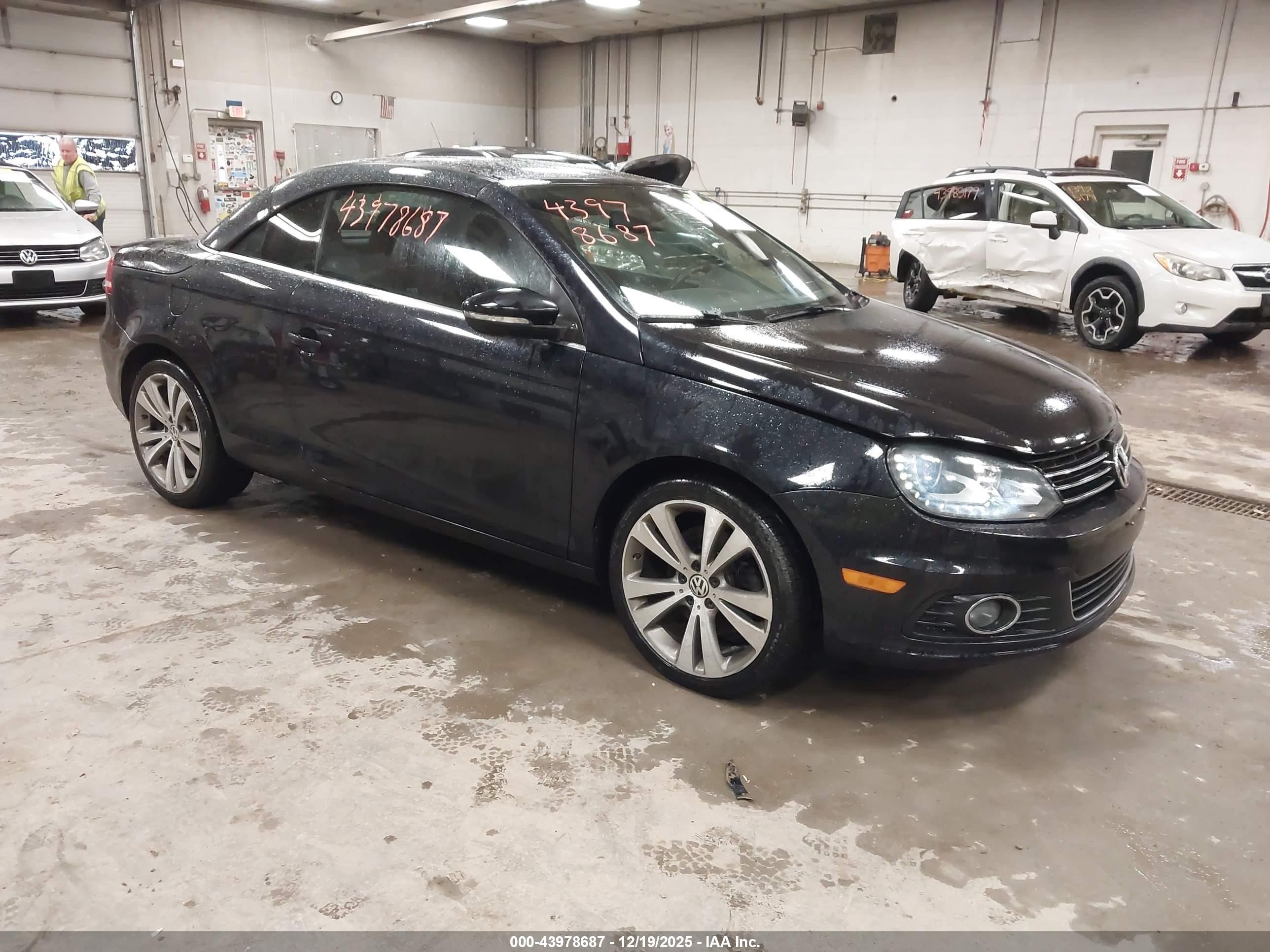 2013 Volkswagen Eos Executive, VIN WVWFW8AH6DV004493 — Normal wear