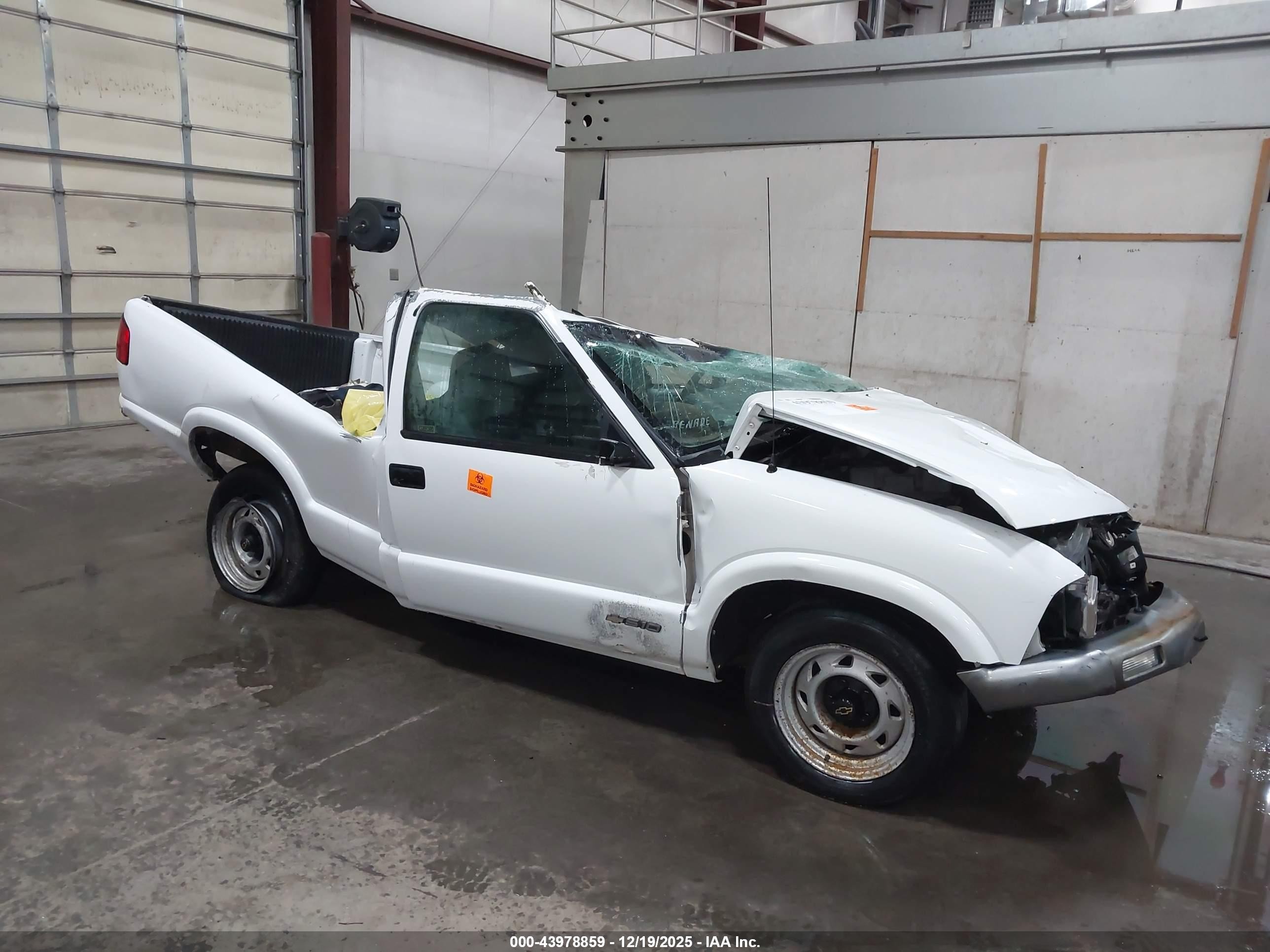 1995 Chevrolet S-10, VIN 1GCCS1443S8139487 — Rollover
