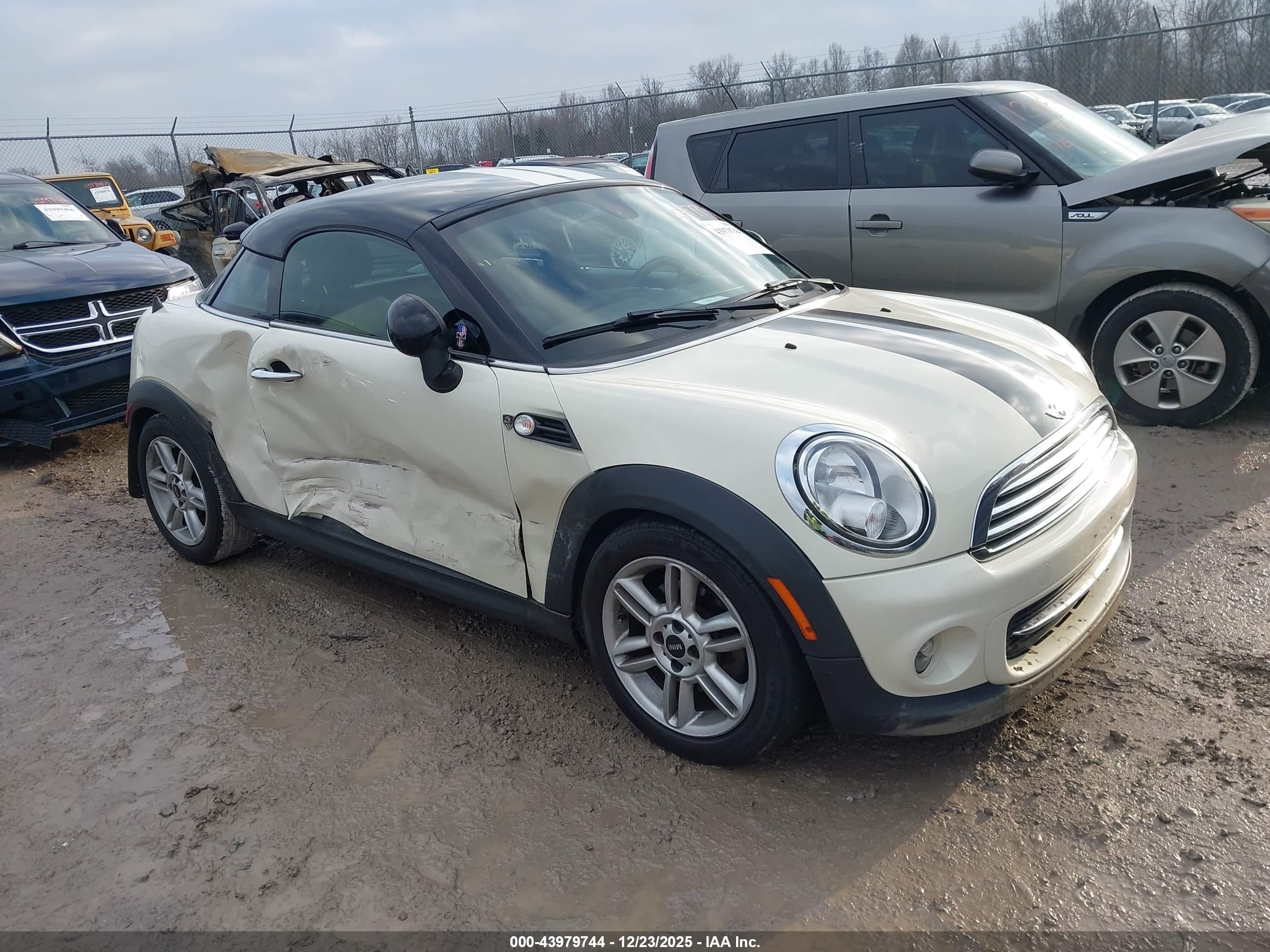 2015 MINI Coupe, VIN WMWSX1C56FT508107 — Side