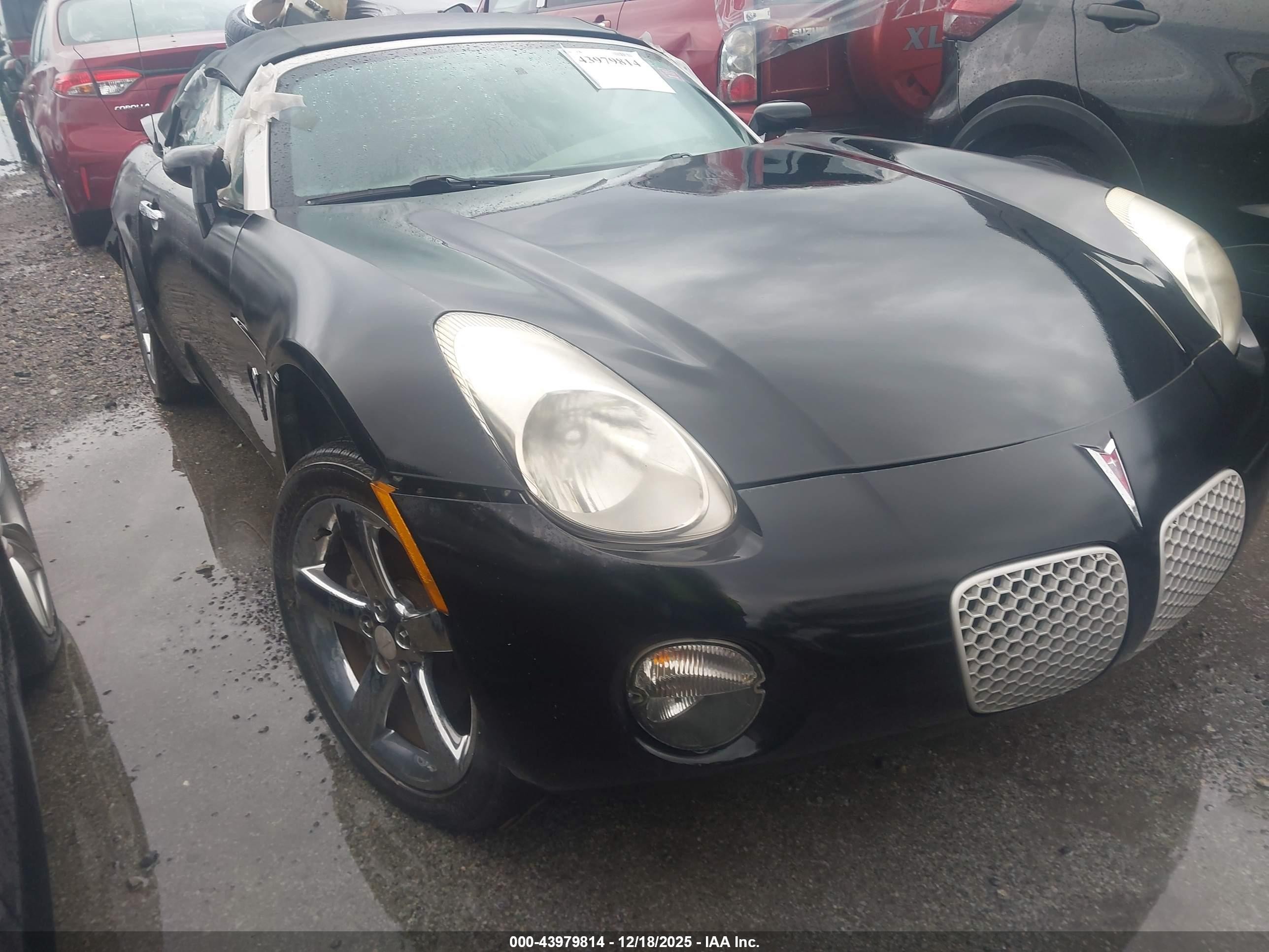 2007 Pontiac Solstice, VIN 1G2MB35B67Y122420 — Rear end