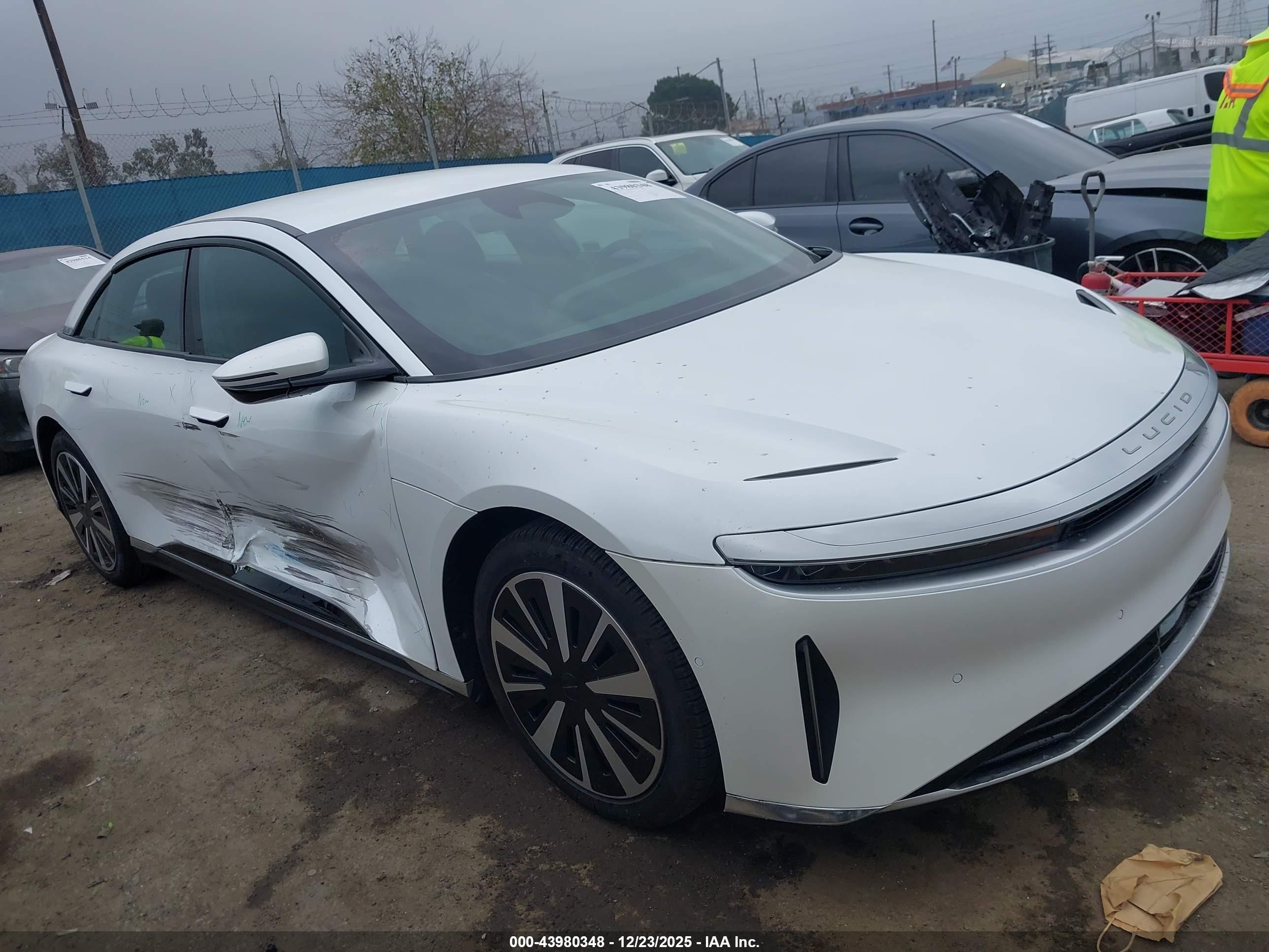 2024 Lucid Air Pure, VIN 50EA1PGA7RA006048 — Бок
