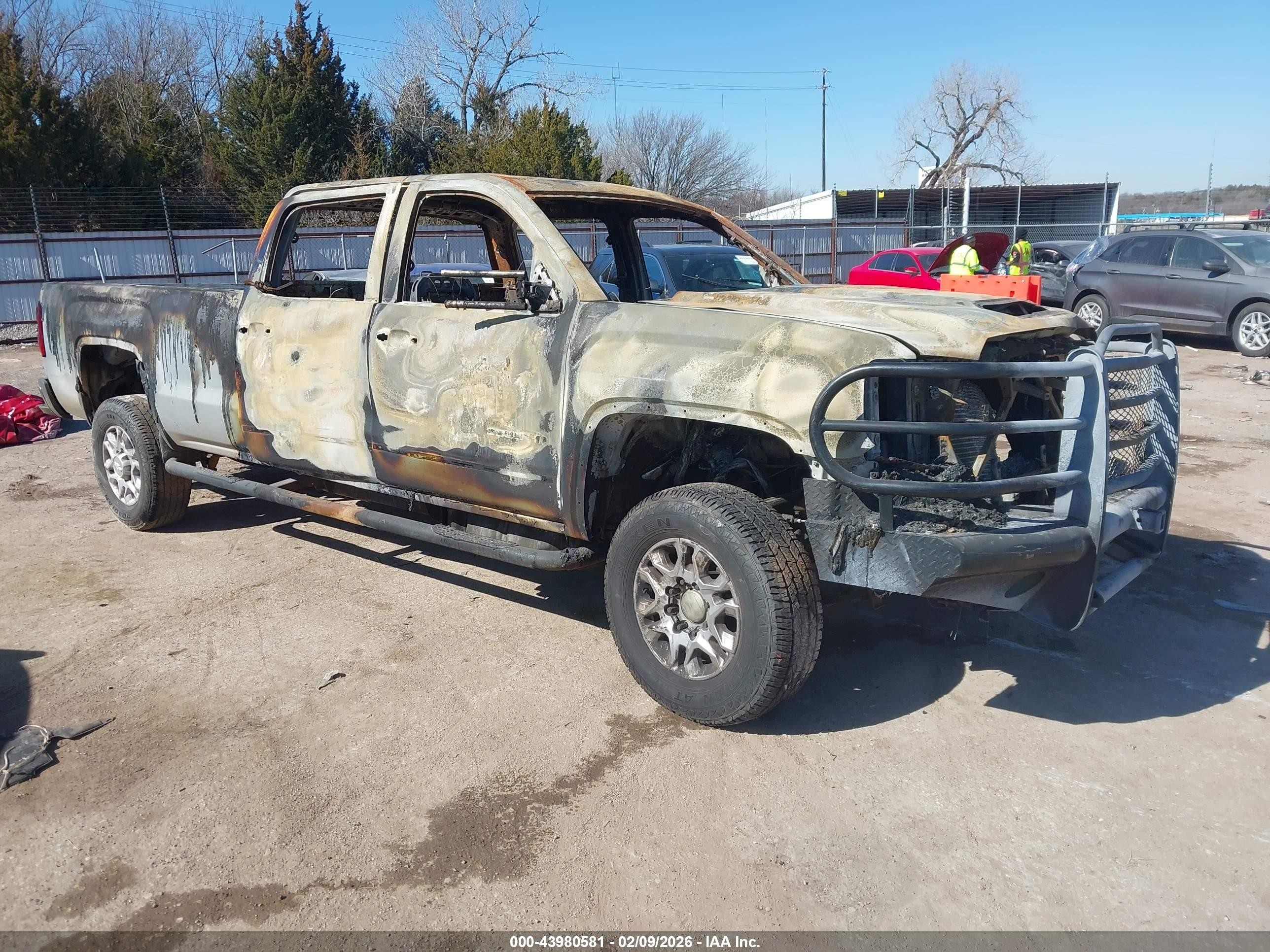 2019 GMC Sierra 2500HD SLE, VIN 1GT12PEY3KF217239 — Burn
