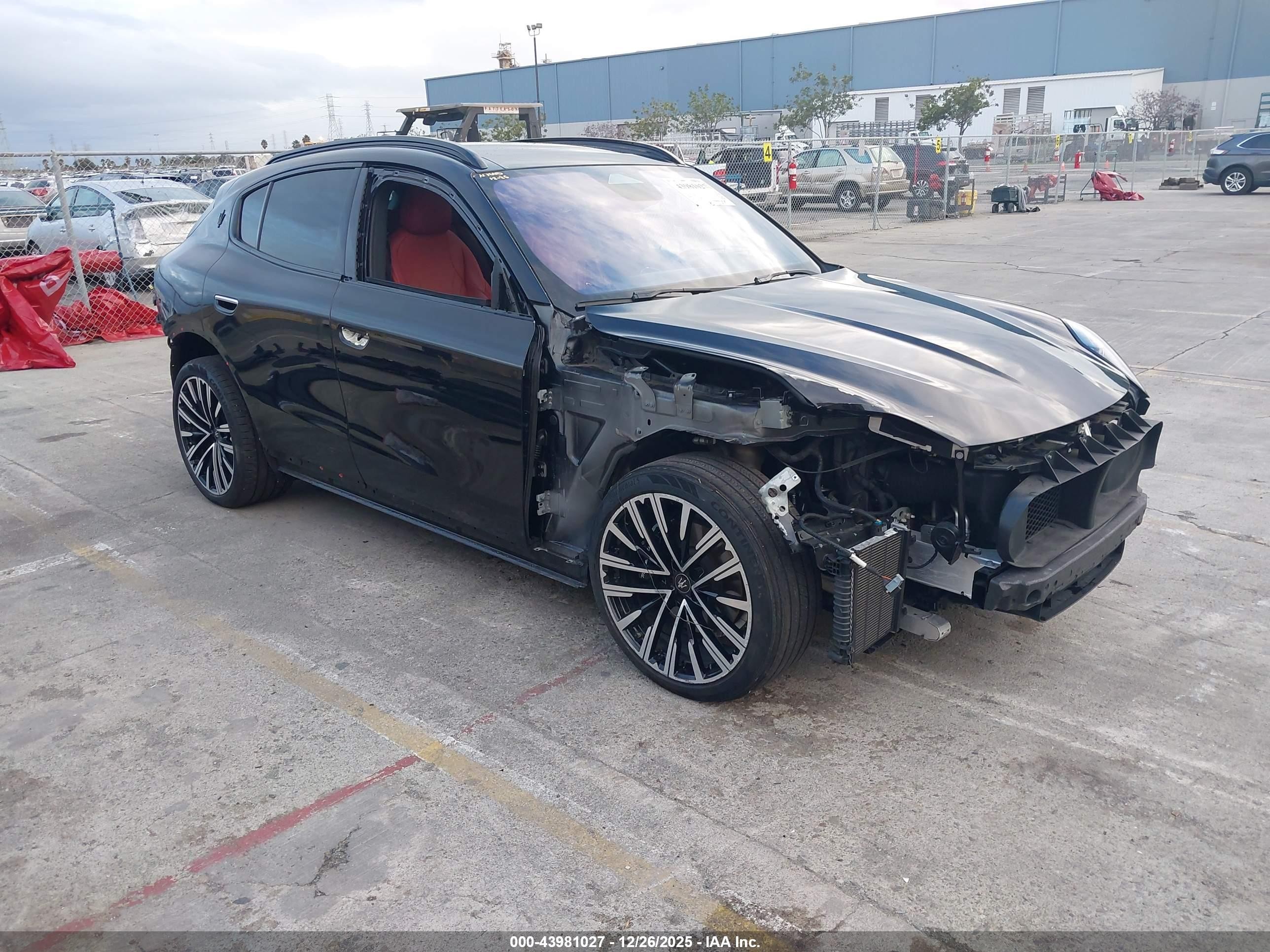 2023 Maserati Grecale Modena, VIN ZN682AVMXP7409279 — Не указано