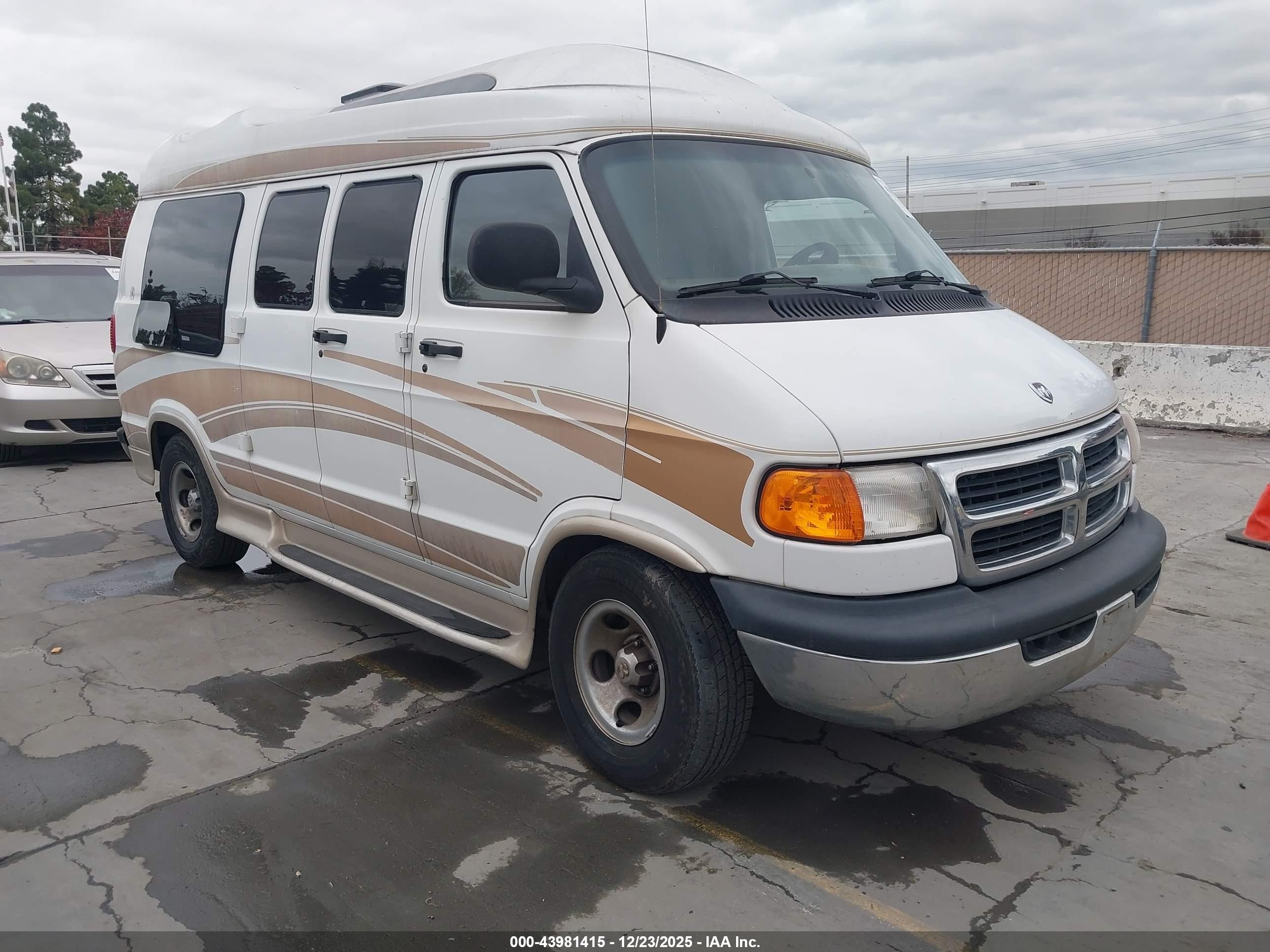 1999 Dodge Cargo, VIN 2B6HB11Y6XK549447 — Rear end