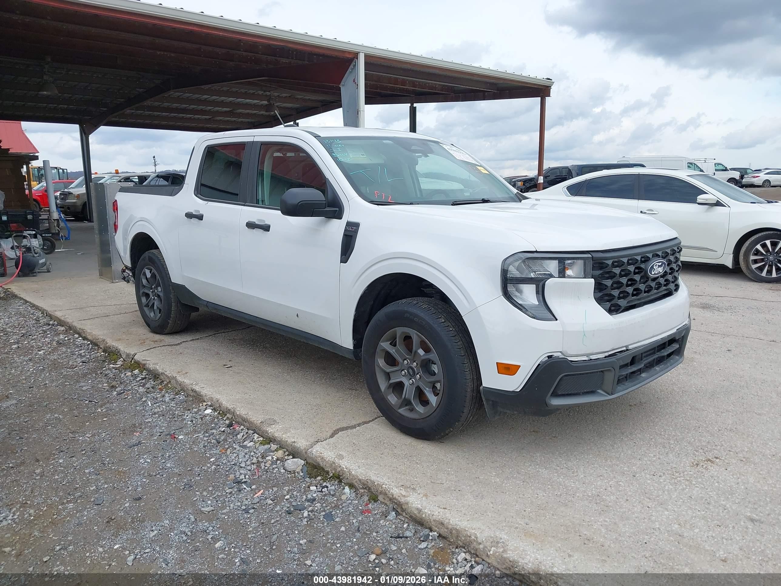 2025 Ford Maverick XLT, VIN 3FTTW8JA2SRA21131 — Rear end