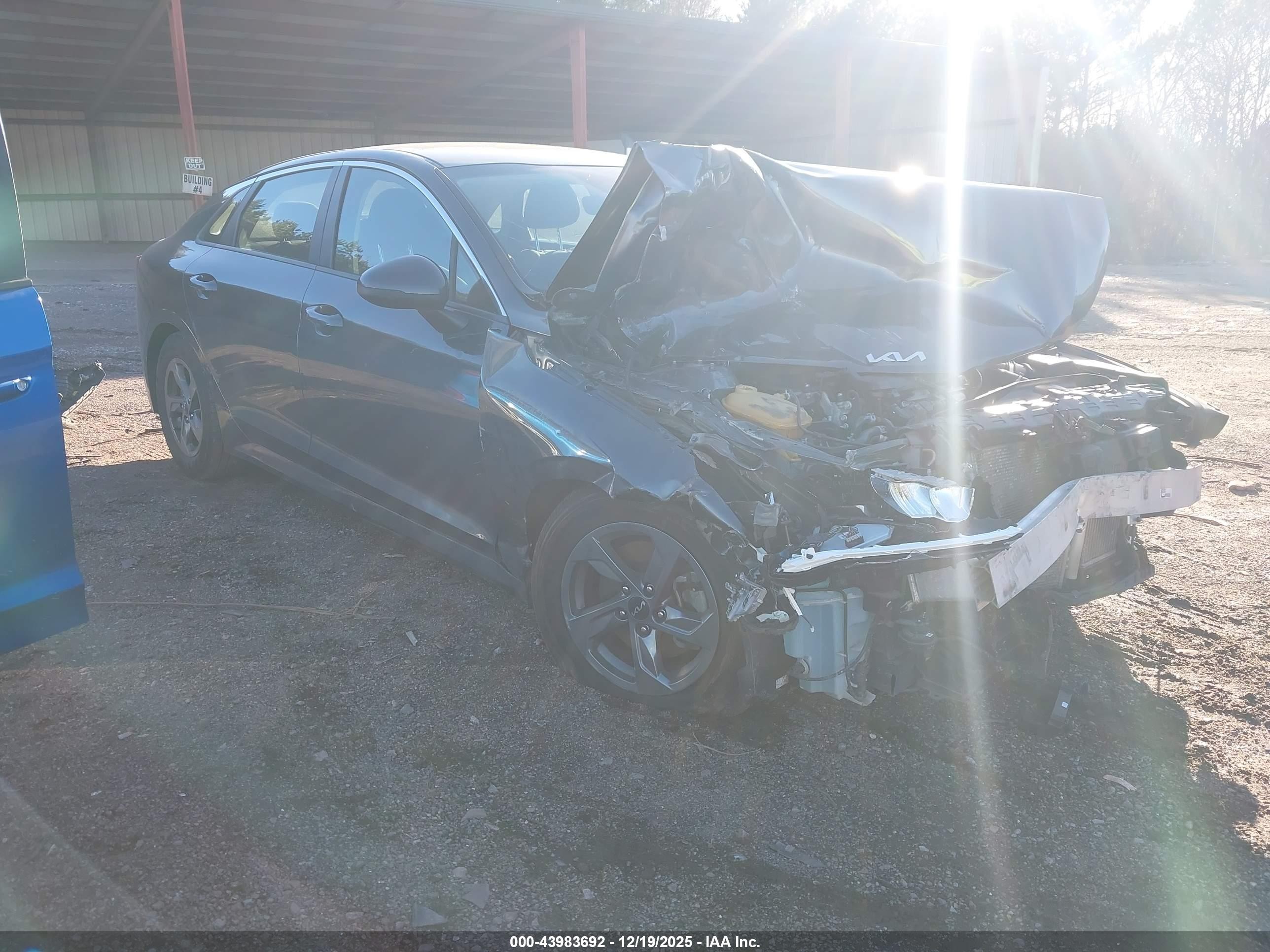 2022 Kia K5 LXS, VIN 5XXG14J29NG109954 — Front end