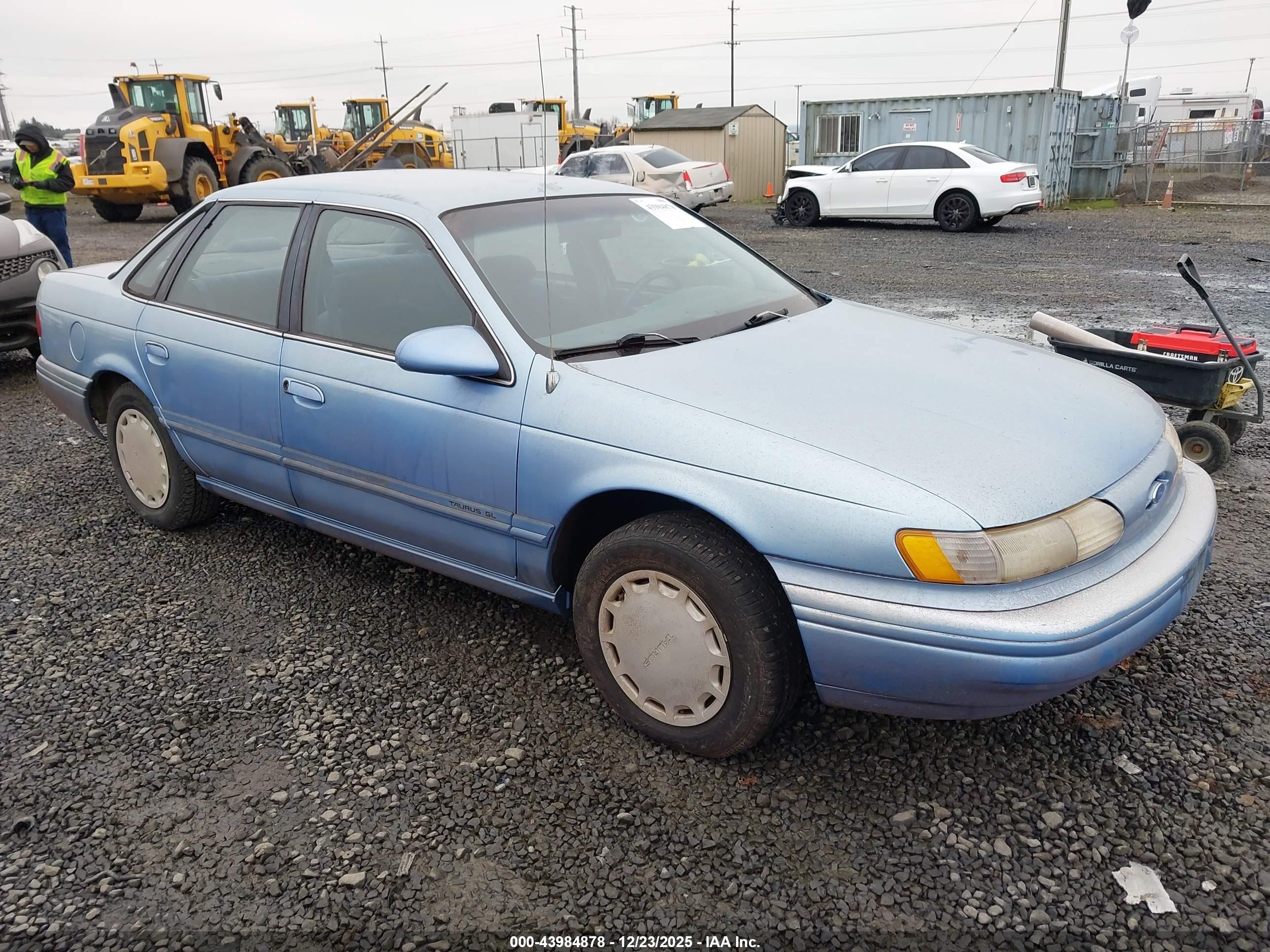 1994 Ford Taurus GL, VIN 1FALP5247RG169285 — Normal wear