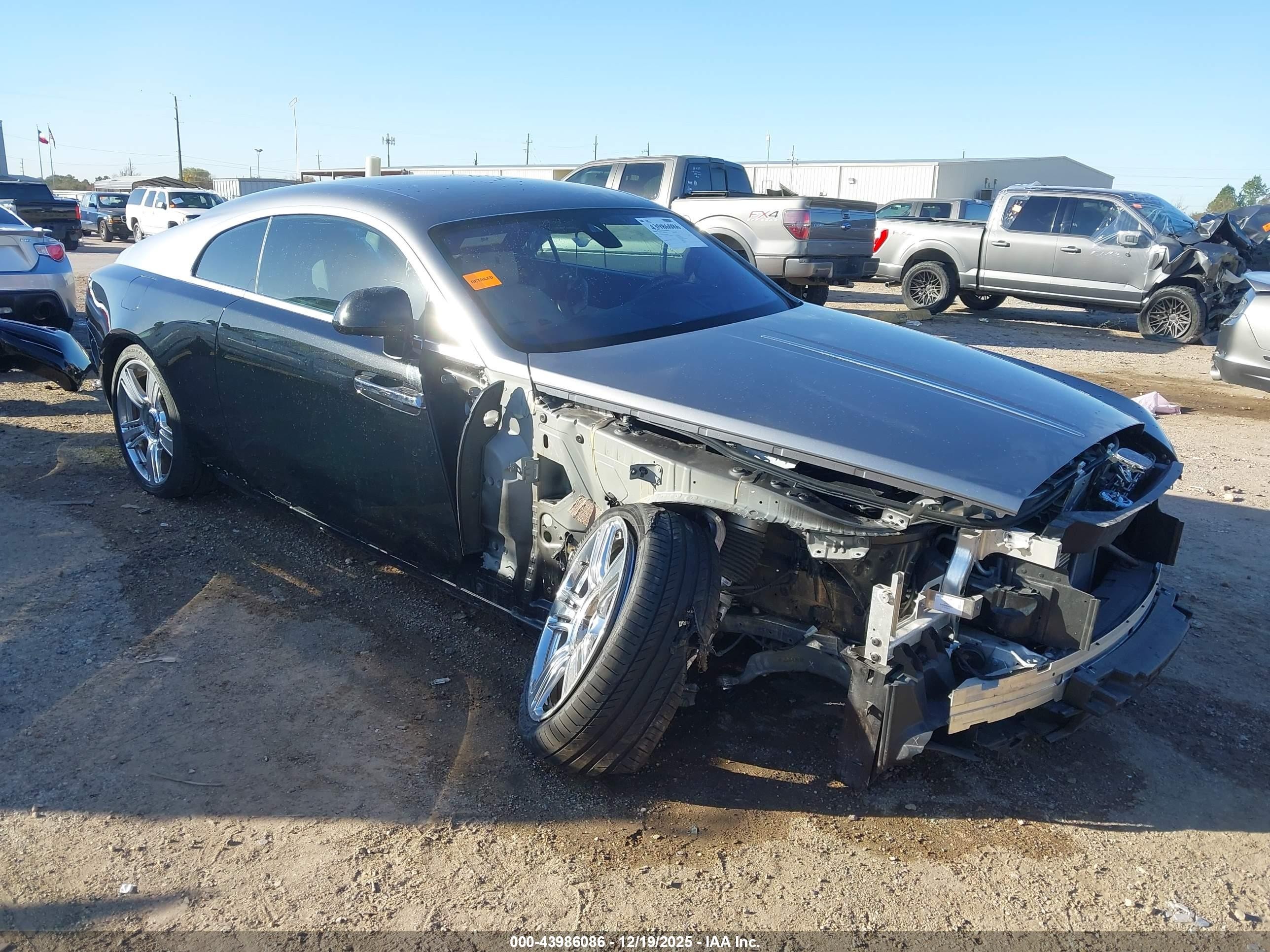 2019 Rolls-Royce Wraith, VIN SCA665C51KUX87296 — Front end