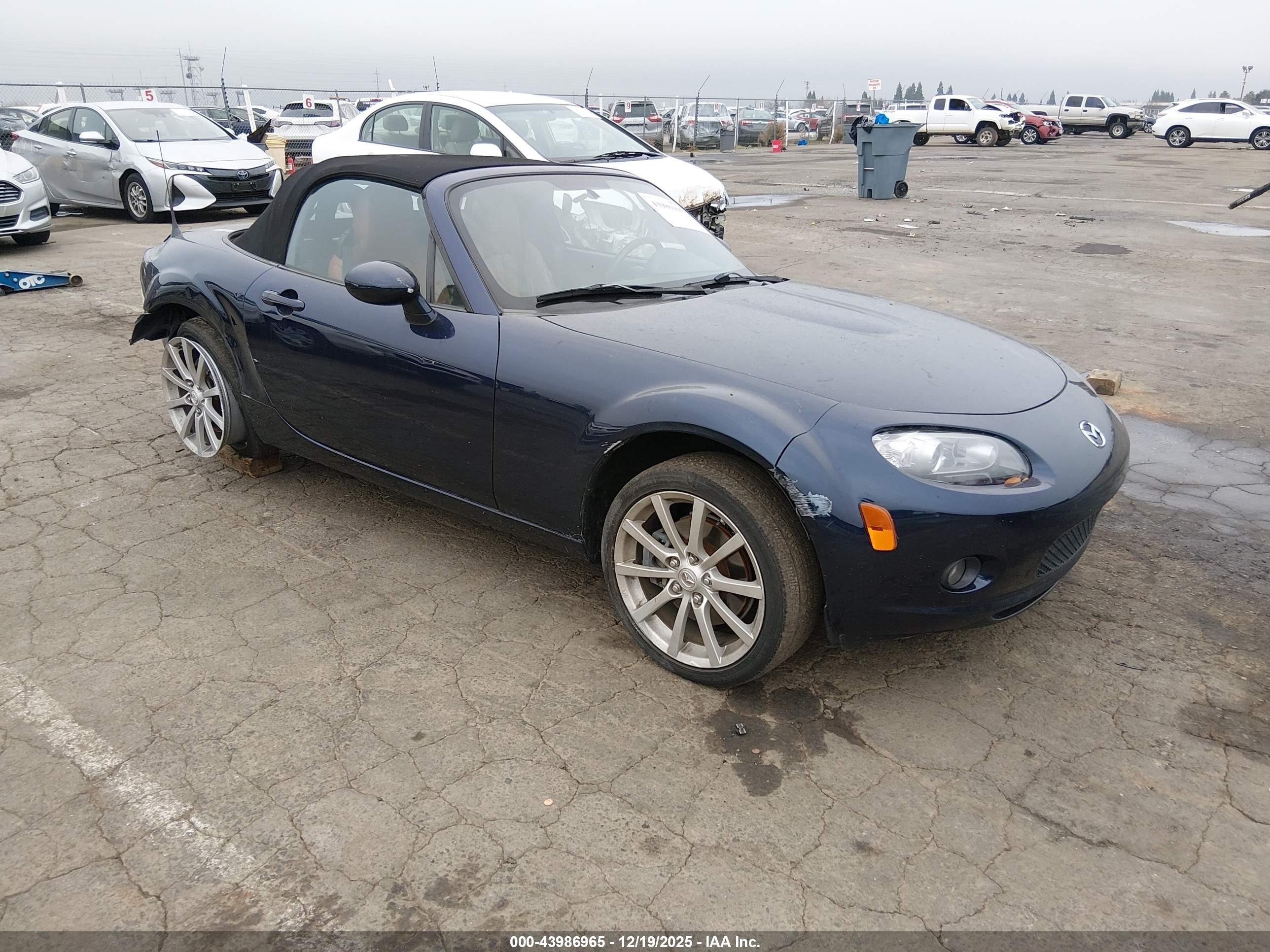 2008 Mazda MX-5 Miata Touring, VIN JM1NC25F080138767 — Rear end
