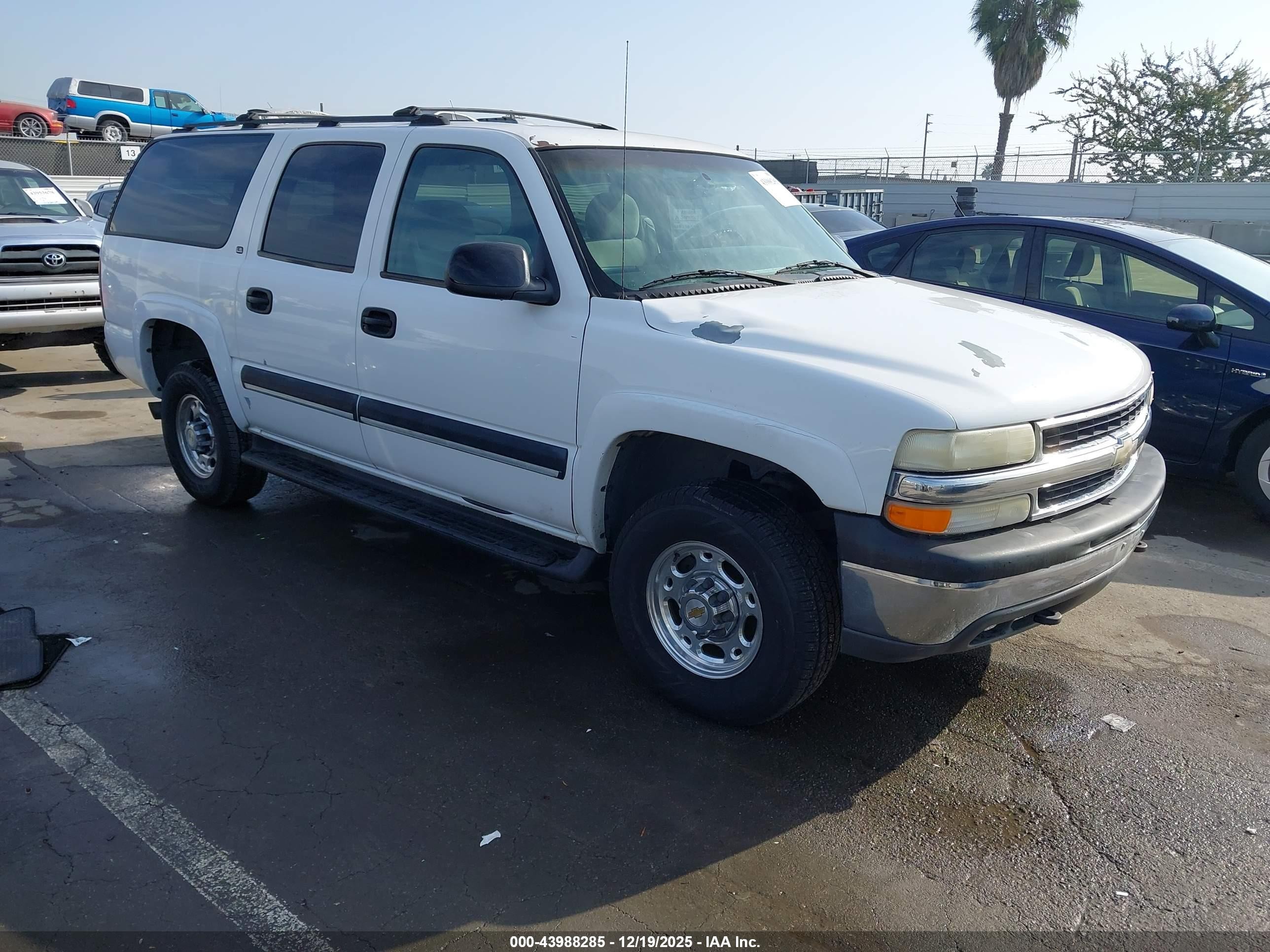 2001 Chevrolet Suburban LT, VIN 3GNGC26U41G149561 — Rear end
