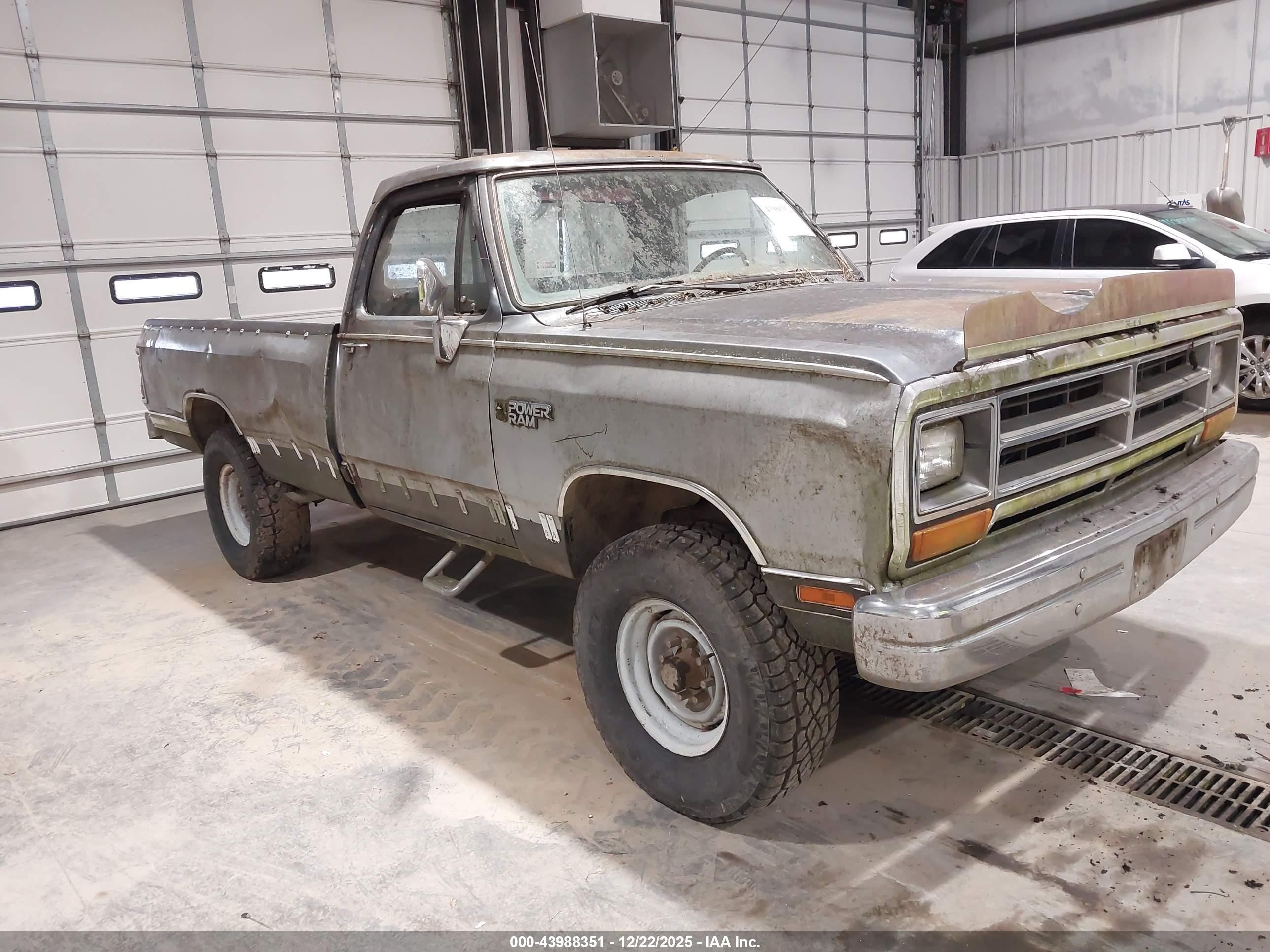 1988 Dodge W SERIES, VIN 1B7HW24Y3JS660651 — All over