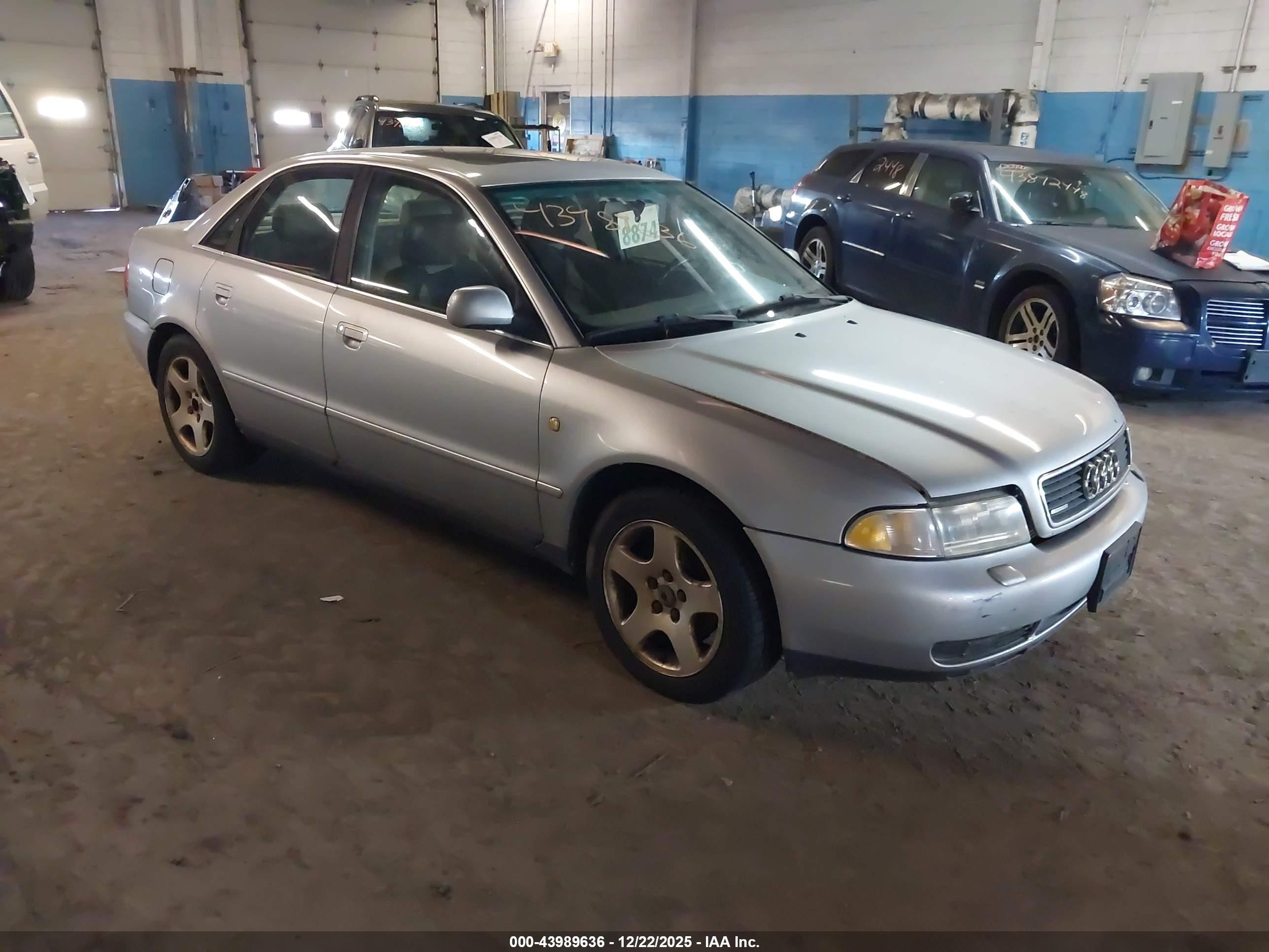 1998 Audi A4, VIN WAUED28D7WA256102 — Бок