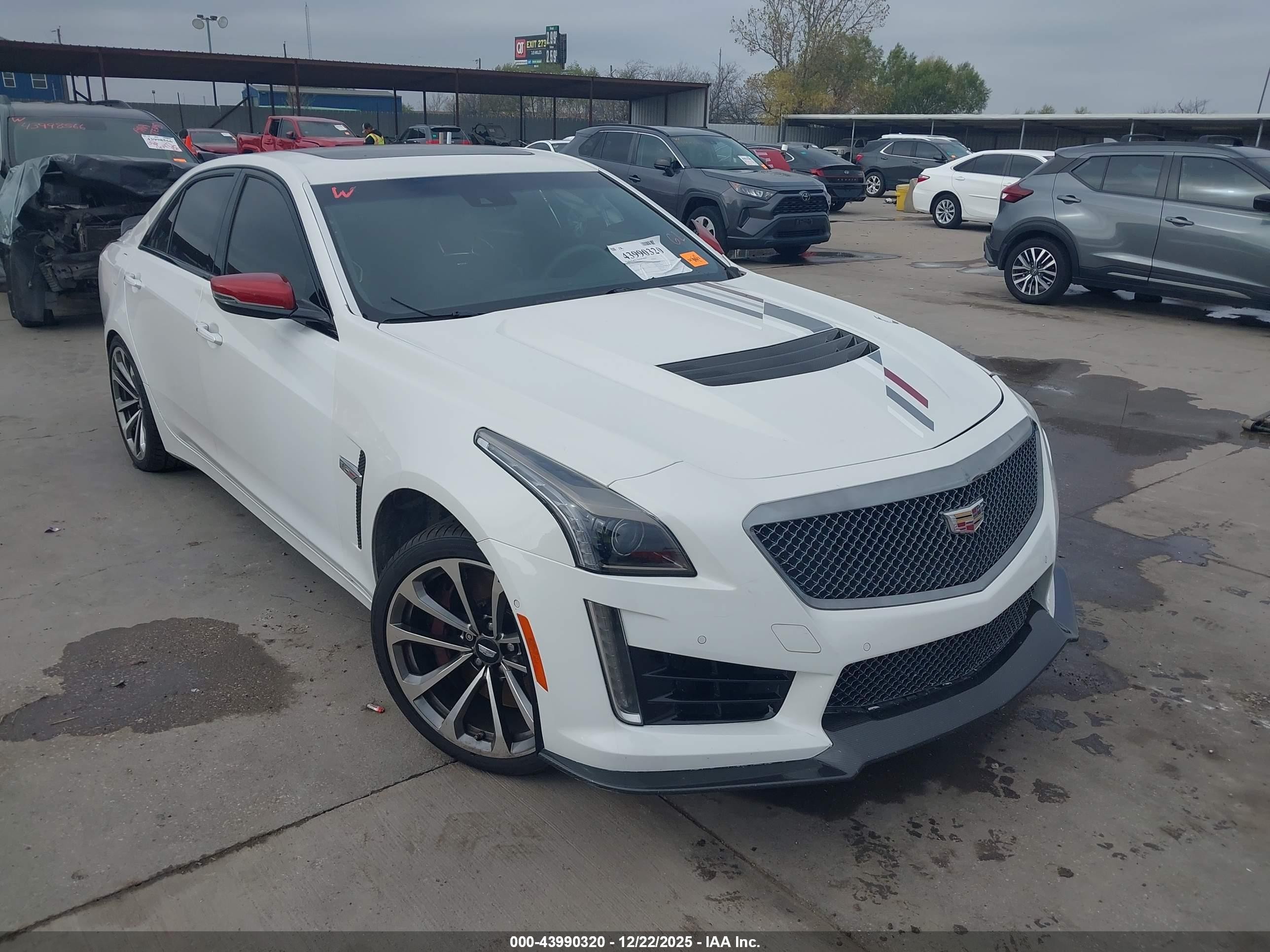 2018 Cadillac CTS-V, VIN 1G6A15S68J0148742 — Side