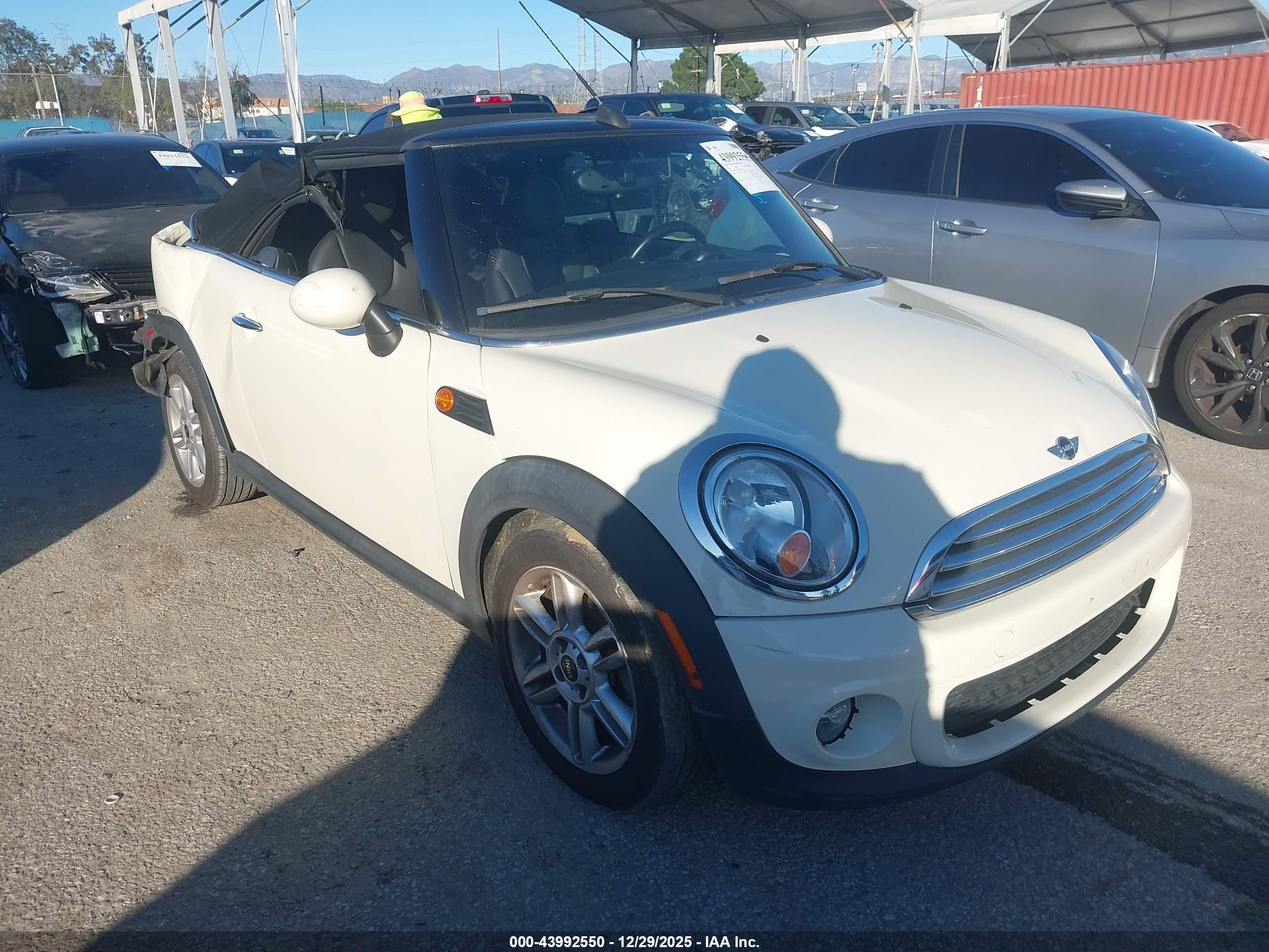 2014 MINI Convertible, VIN WMWZN3C5XET569829 — Крыша