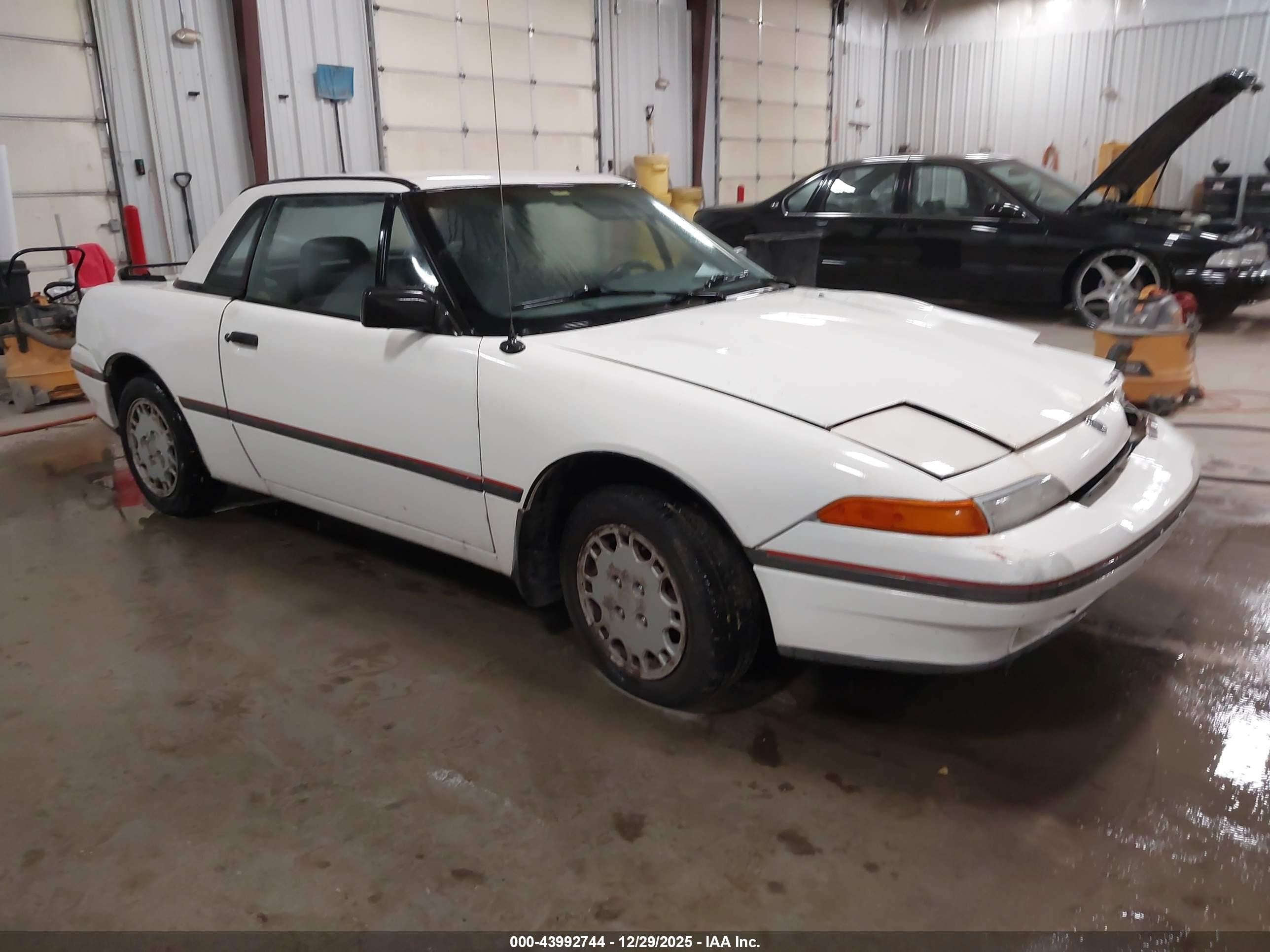 1991 Mercury Capri, VIN 6MPCT01Z2M8624058 — Front end