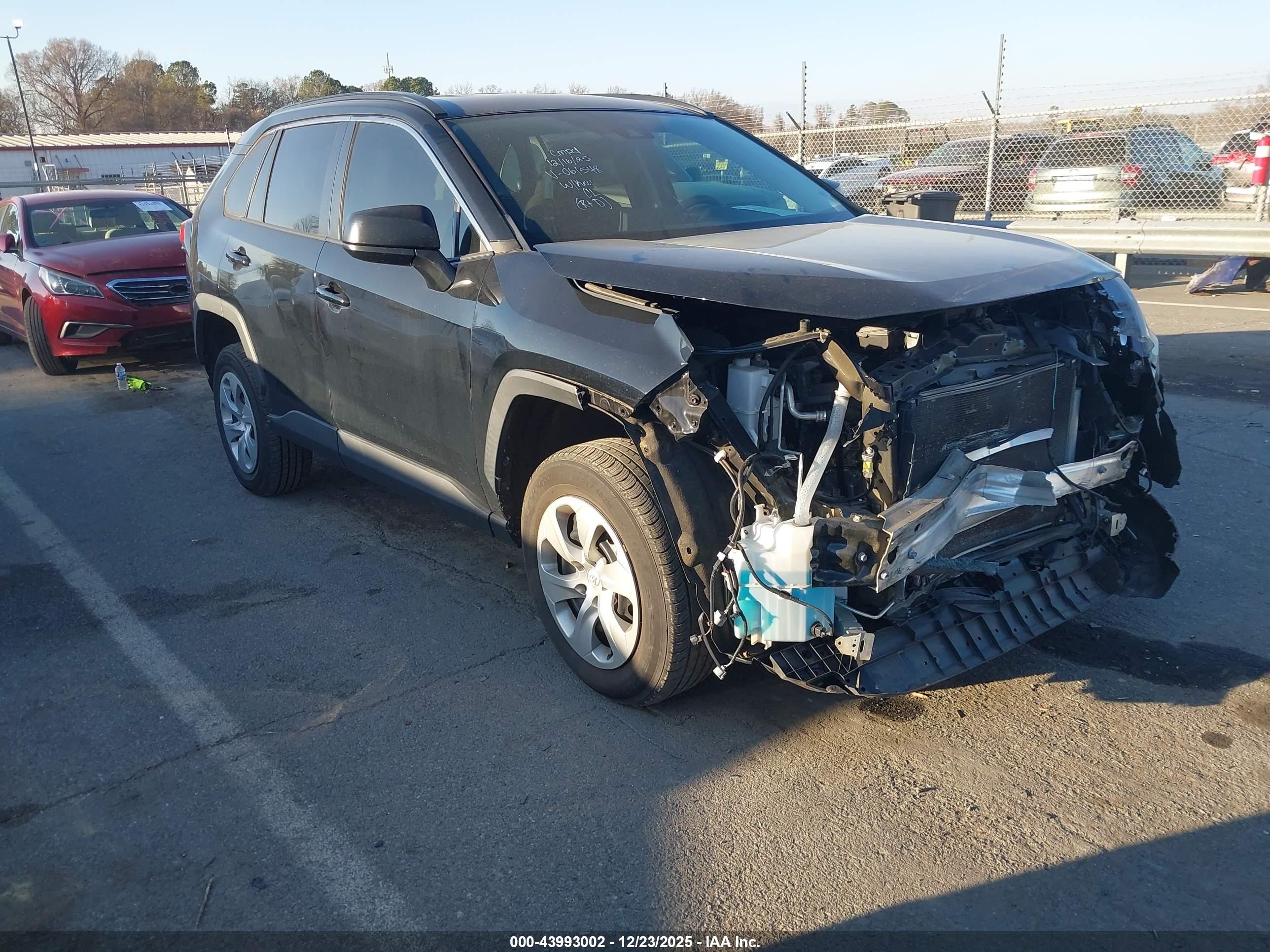 2020 Toyota RAV4 LE, VIN 2T3H1RFV9LC061548 — Front end