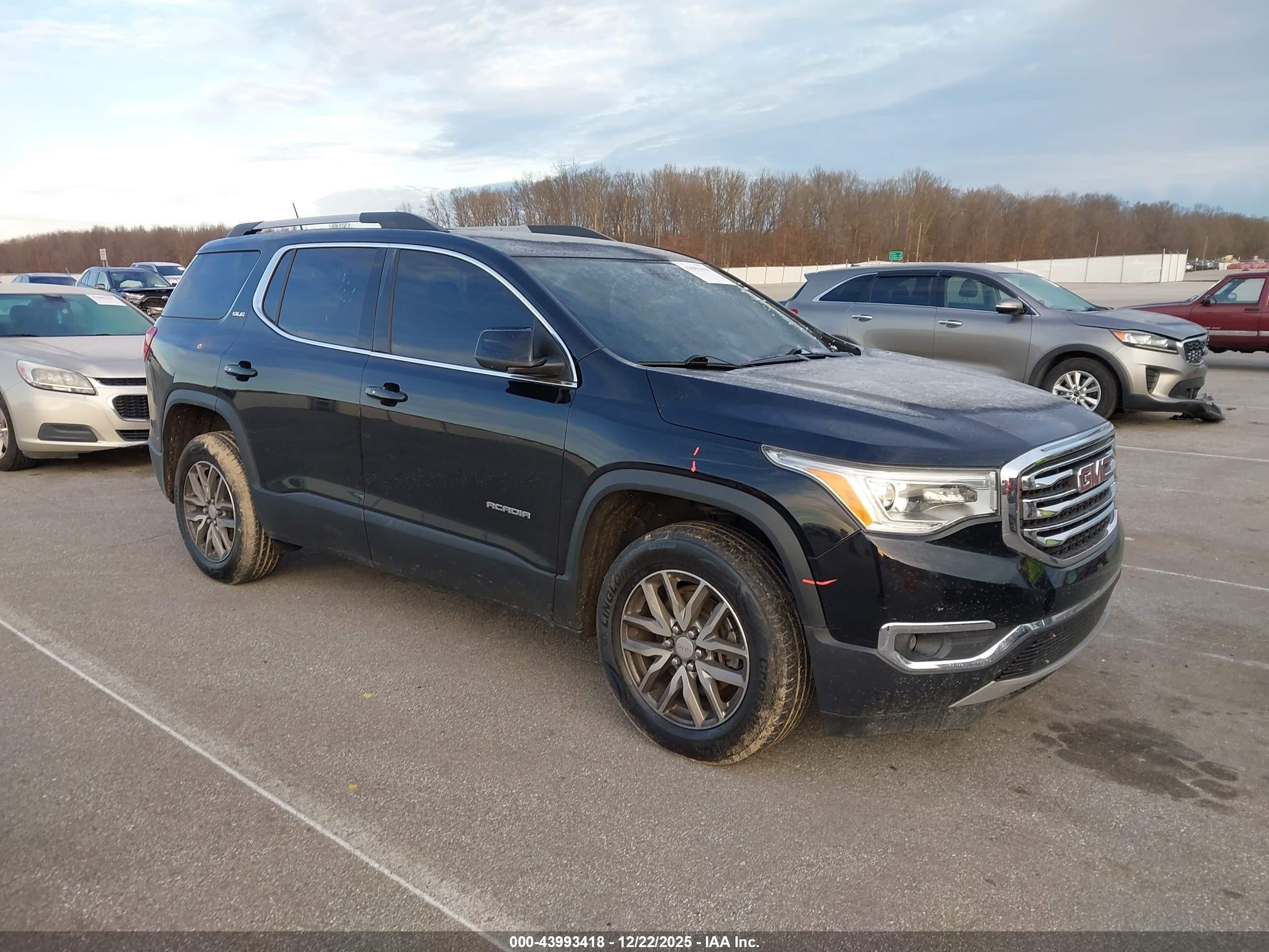 2018 GMC Acadia SLE, VIN 1GKKNLLAXJZ224846 — Бок