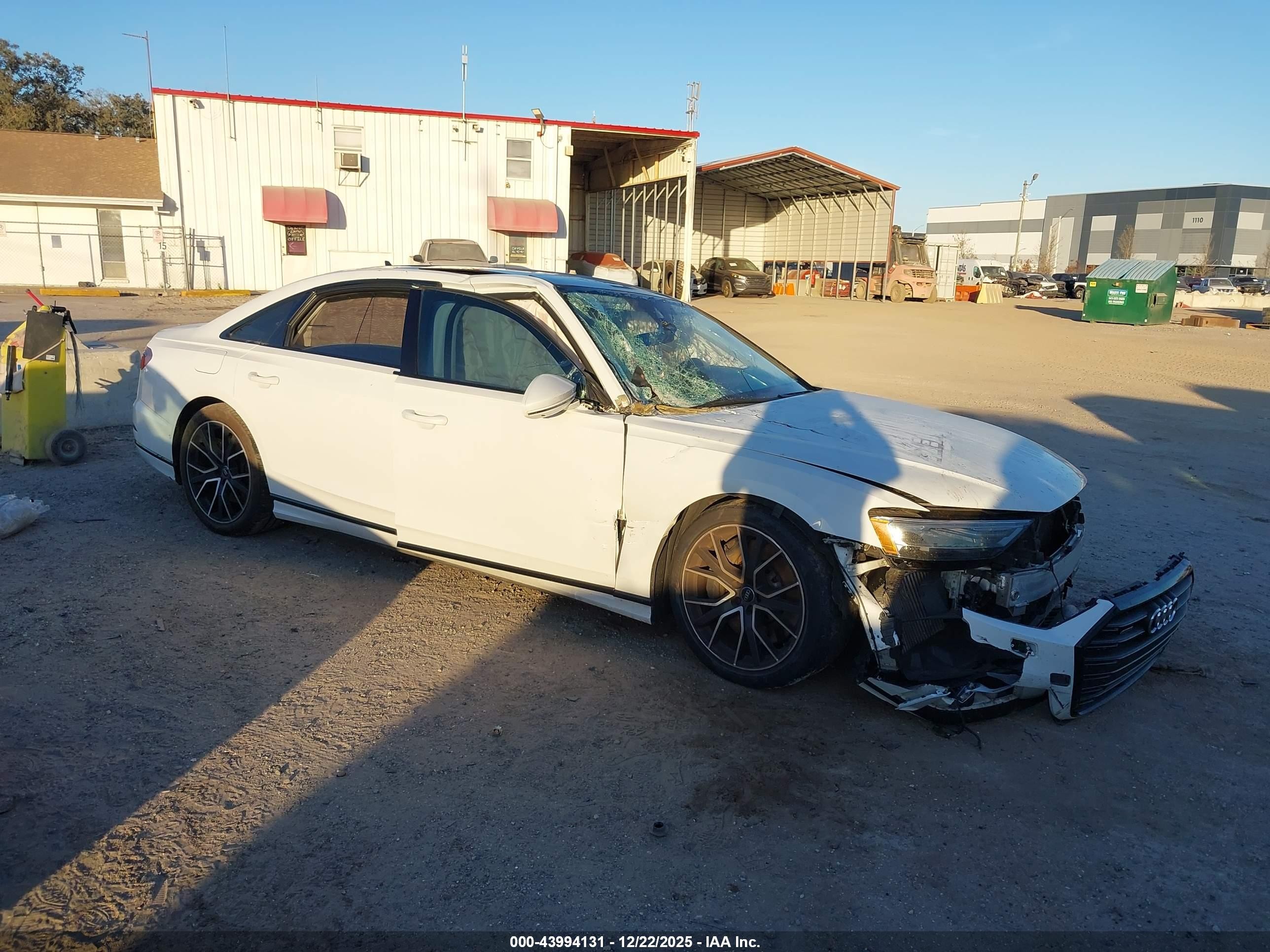 2020 Audi A8, VIN WAU8EAF8XLN004116 — Front end