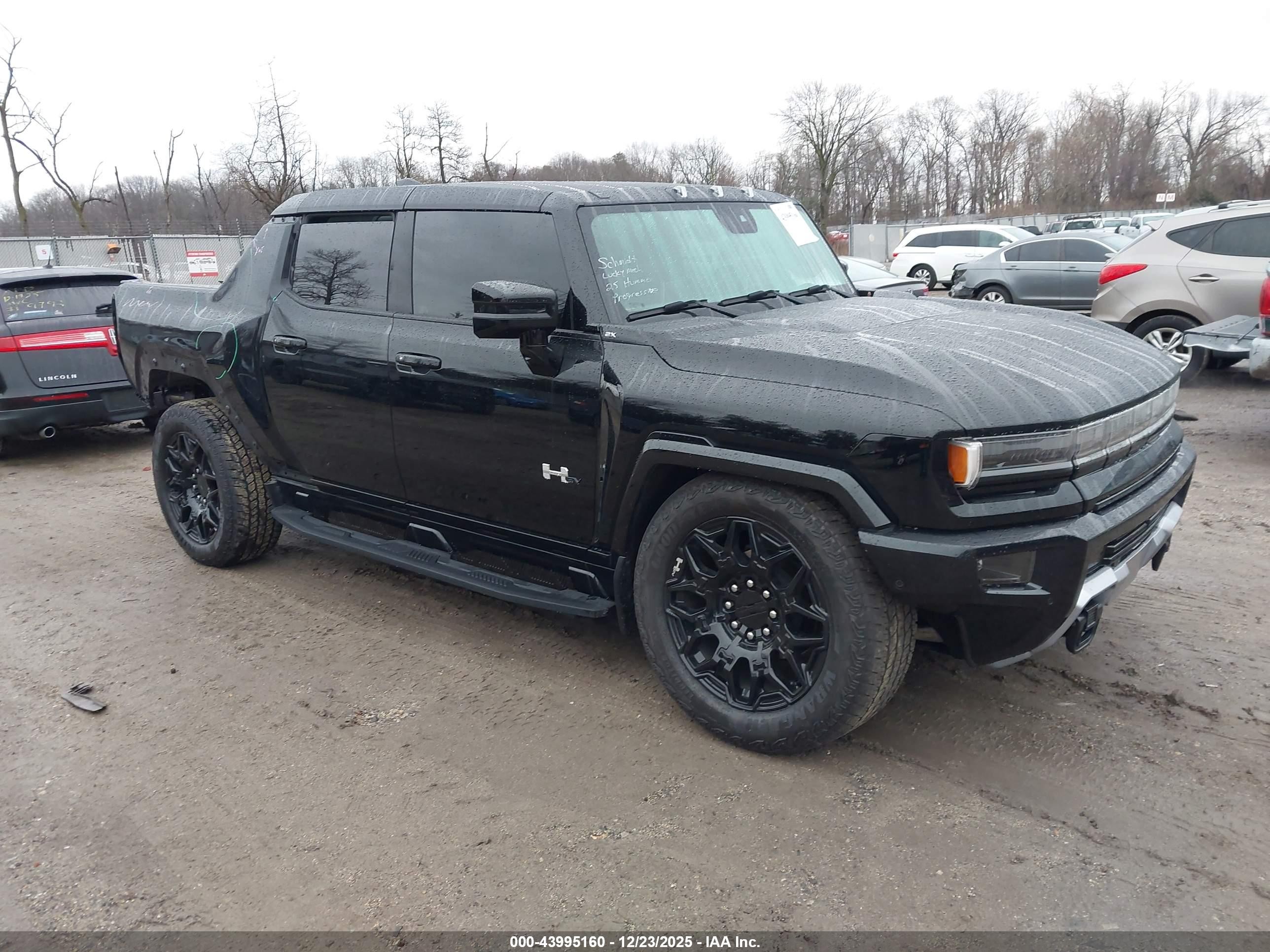 2025 GMC HUMMER EV Pickup 2X, VIN 1GT10BDD8SU108388 — Rear end