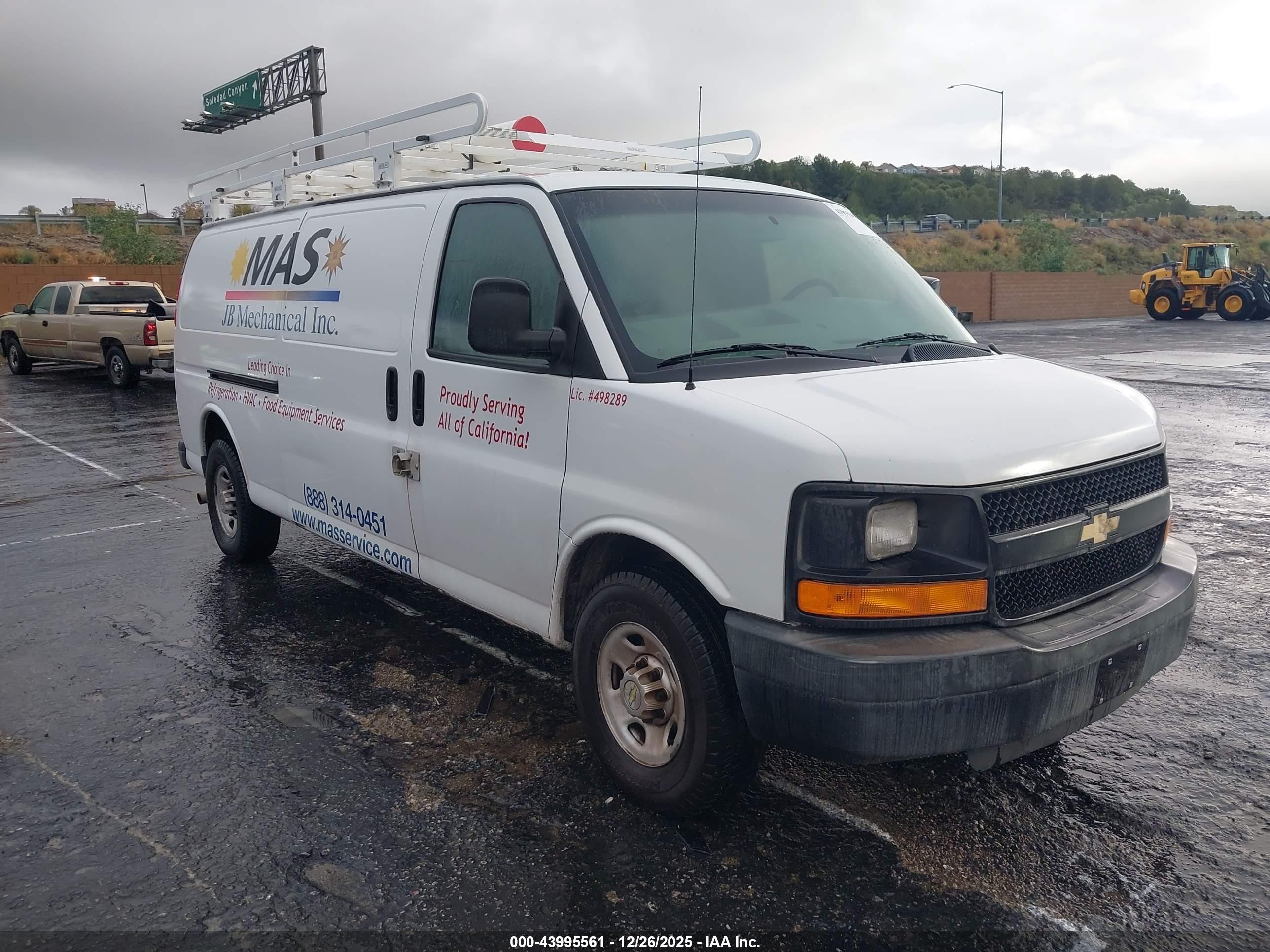 2013 Chevrolet Express 3500, VIN 1GCZGUBG6D1158914 — Rear end