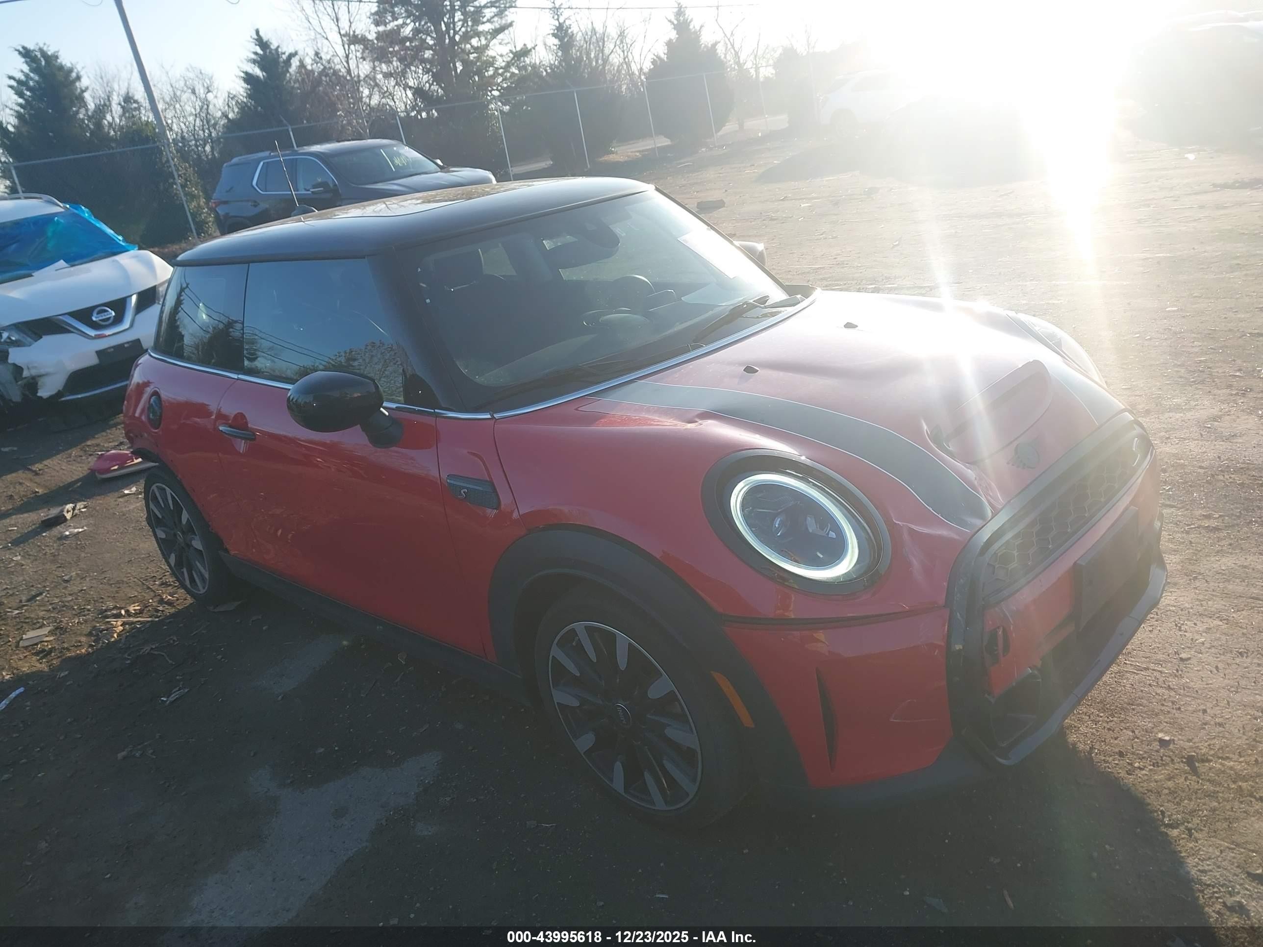 2023 MINI Hardtop Cooper S, VIN WMW53DH00P2T20696 — Front end