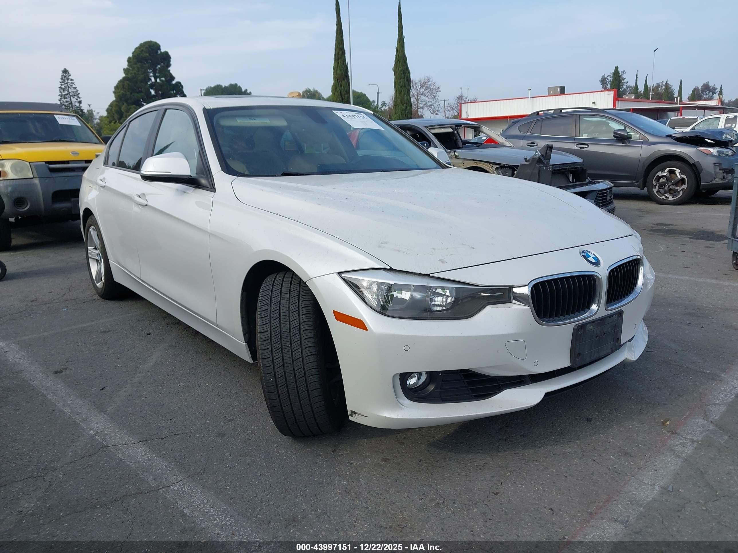 2015 BMW 3 Series 328i, VIN WBA3A5G5XFNS90927 — Rear end